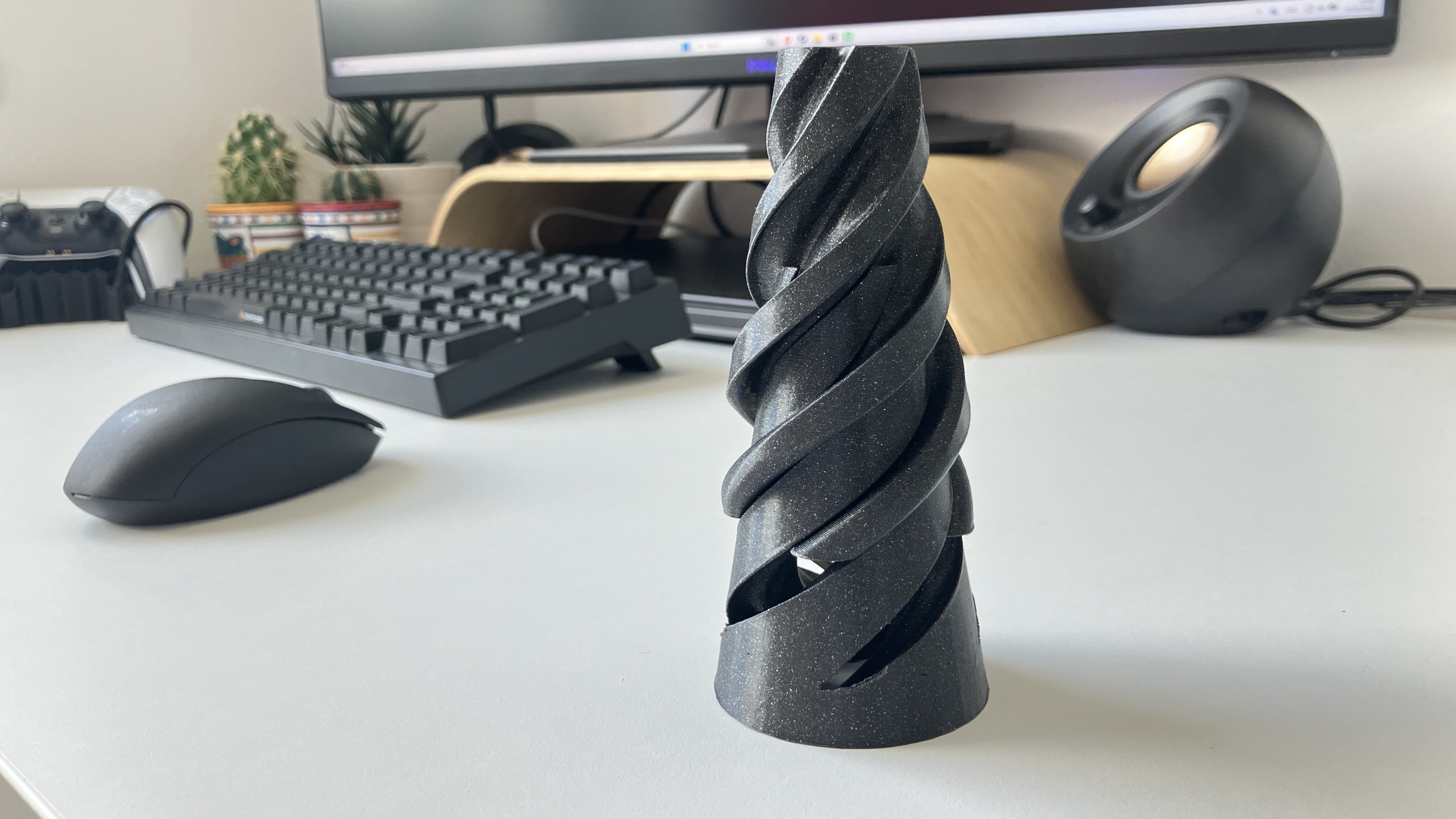 Fidget toy in shape of cone