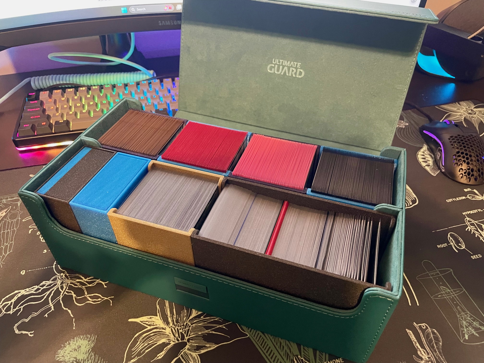 Magic the Gathering Commander Deck Box by beardedbowers Download free