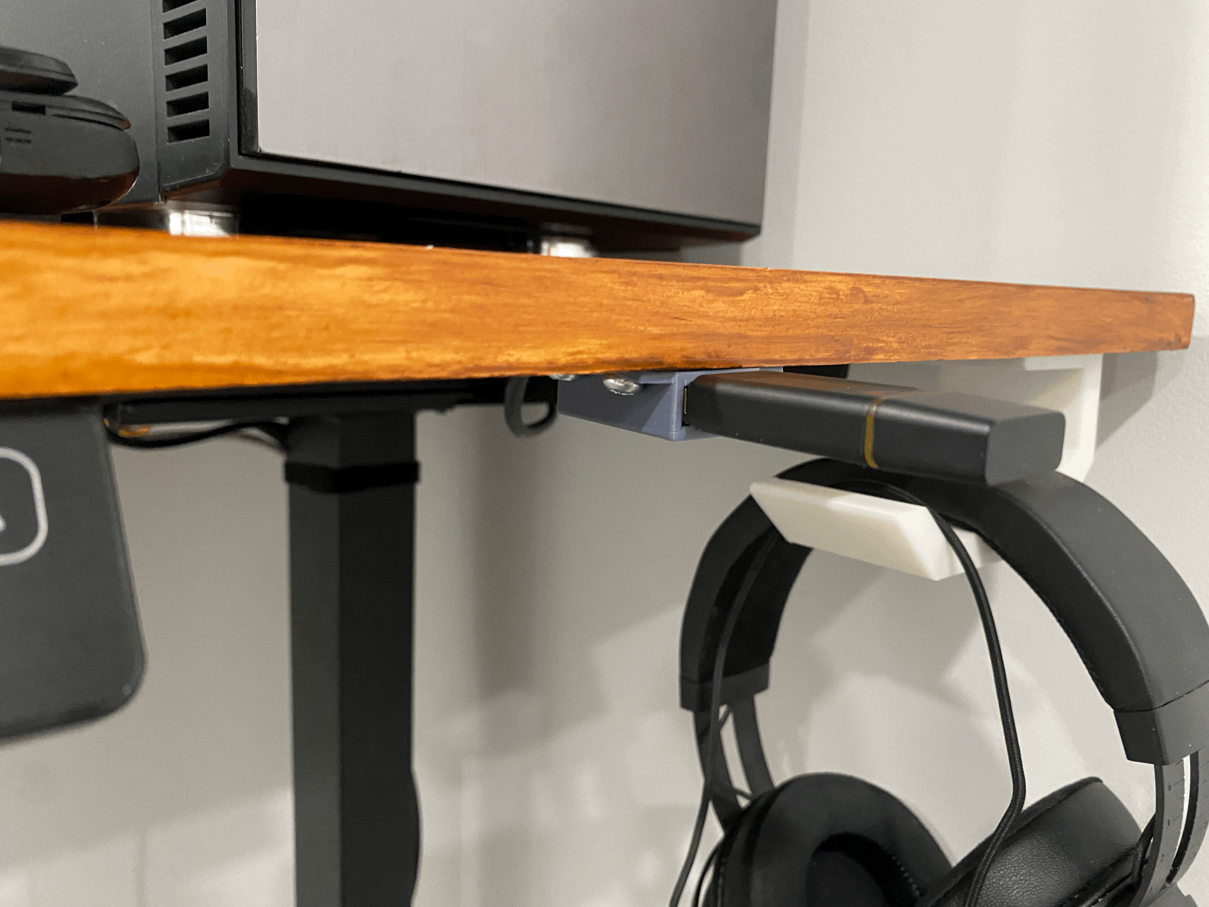 UGreen USB 3.0 Extension Cable Desk Mount