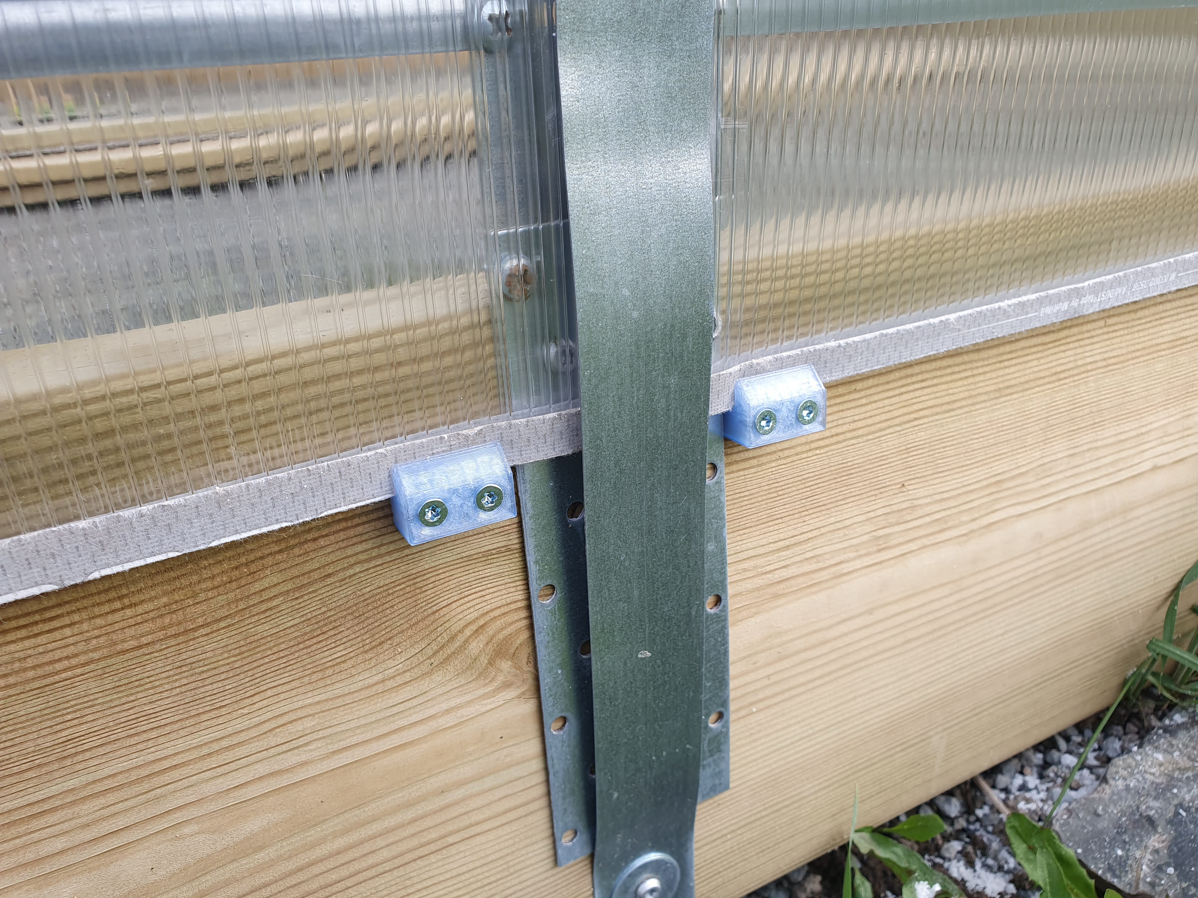 Fastening piece for greenhouse