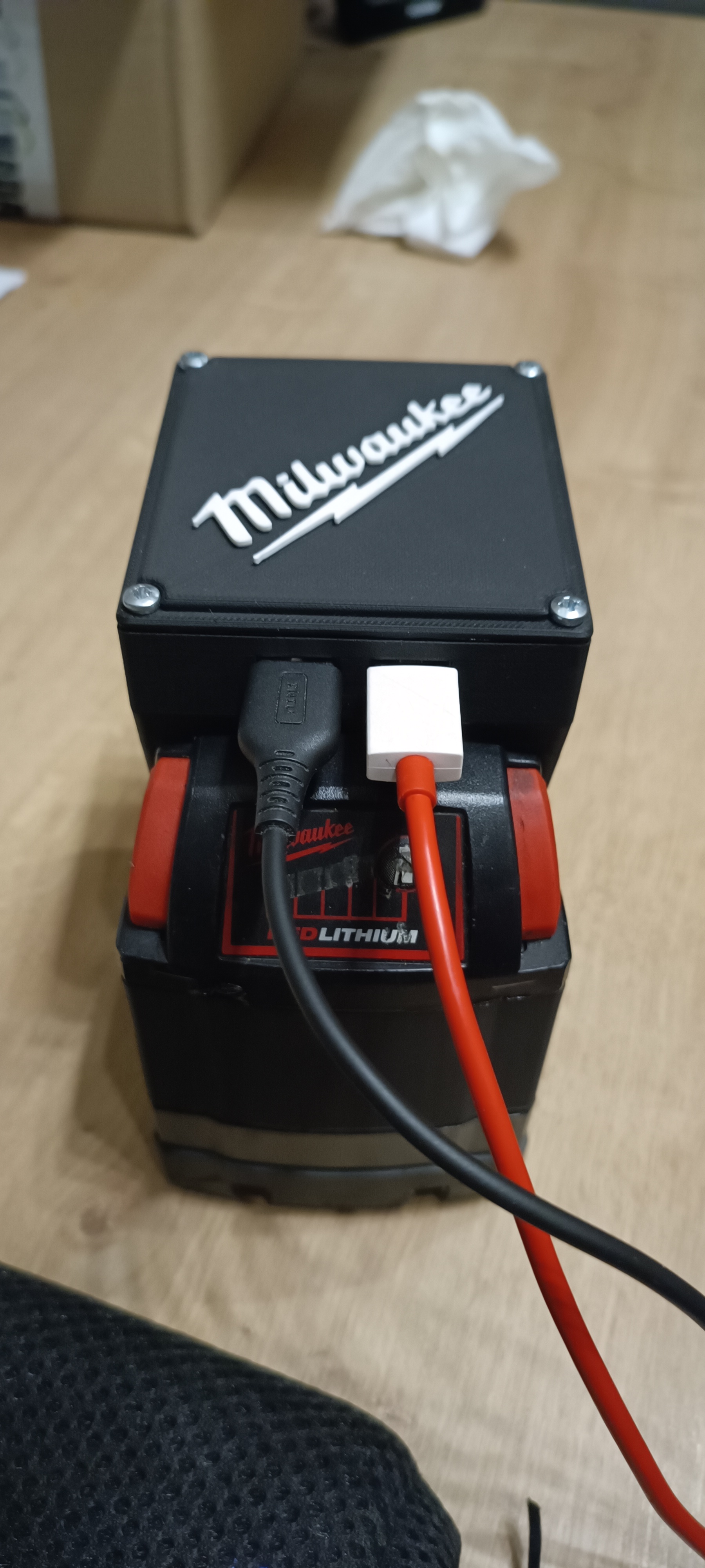 Milwaukee M18 QuickCharge for 2 Way SW3518