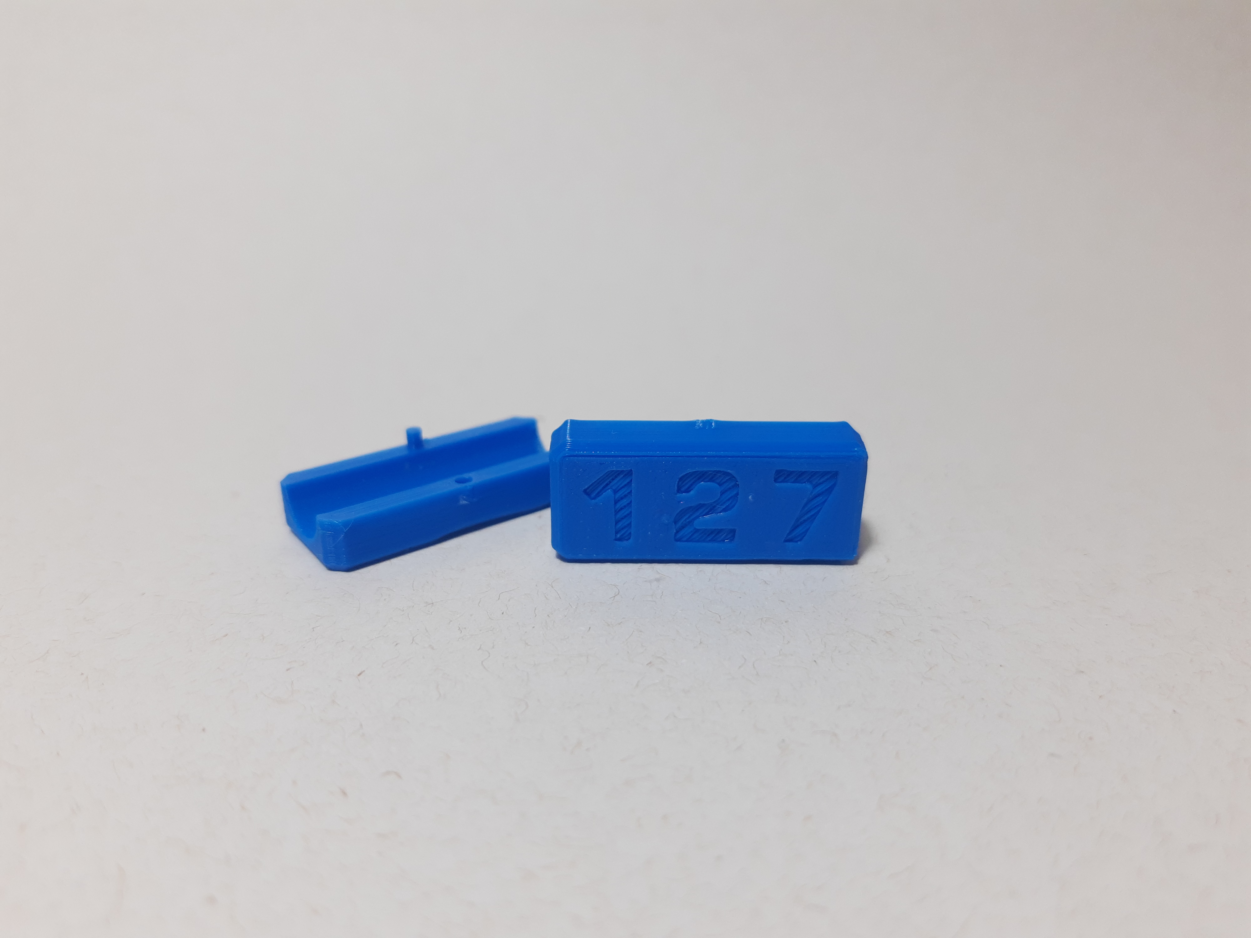 Voltage identifier for cables by Elisio Silva Download free STL model