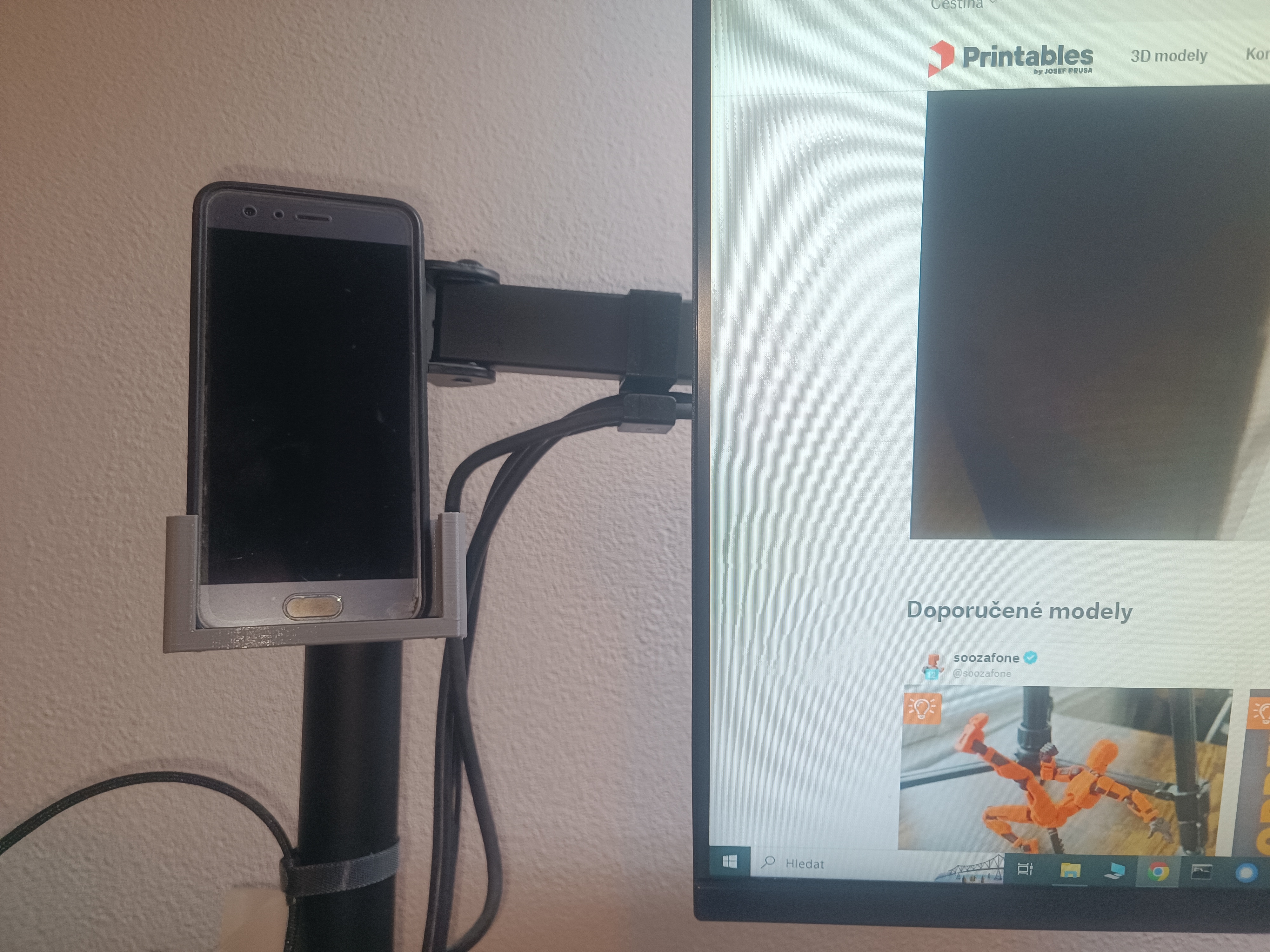 Phone holder for pipe