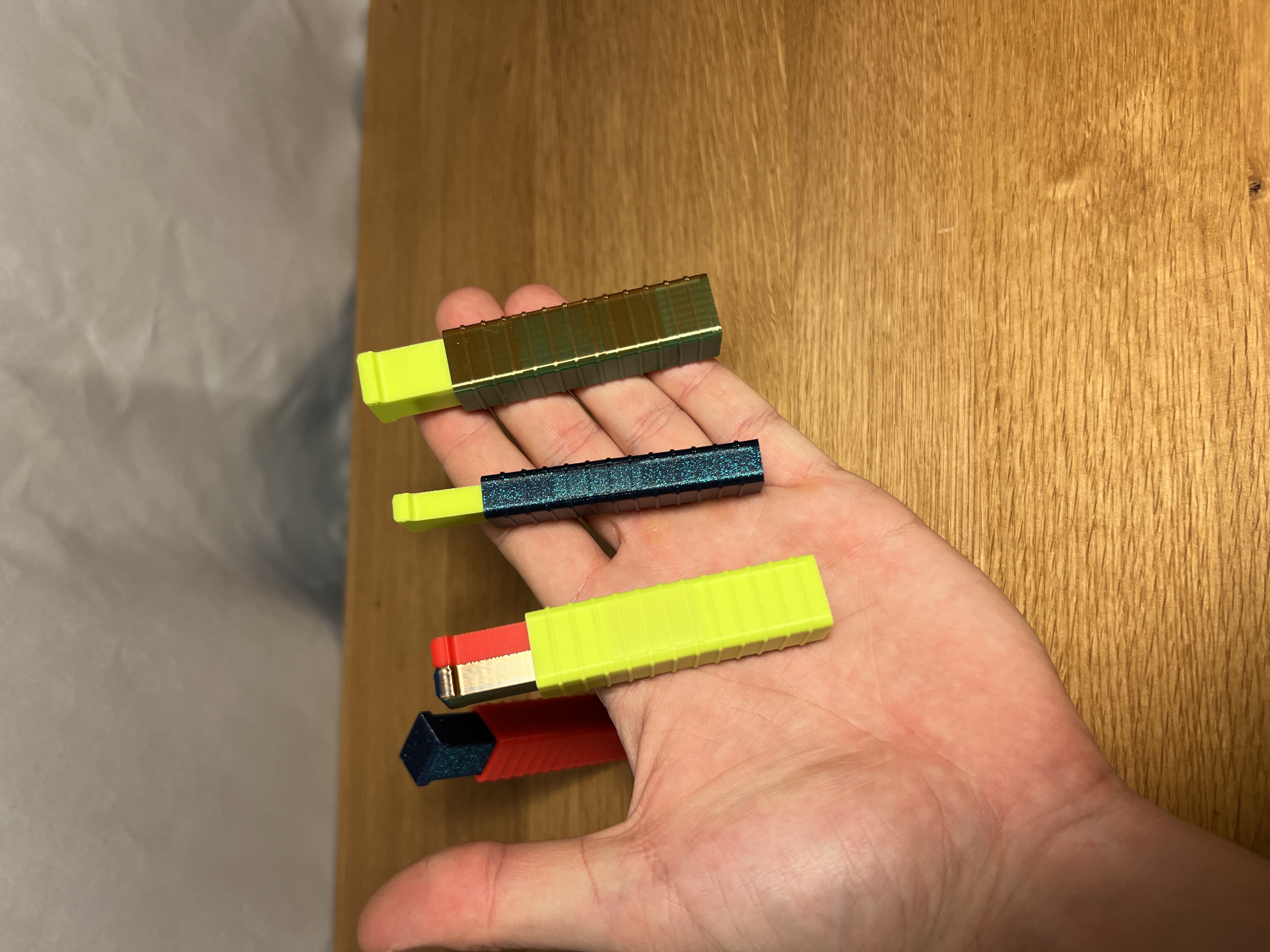 Miniatura 5 do modelo 3D Push Button Fidget Toy