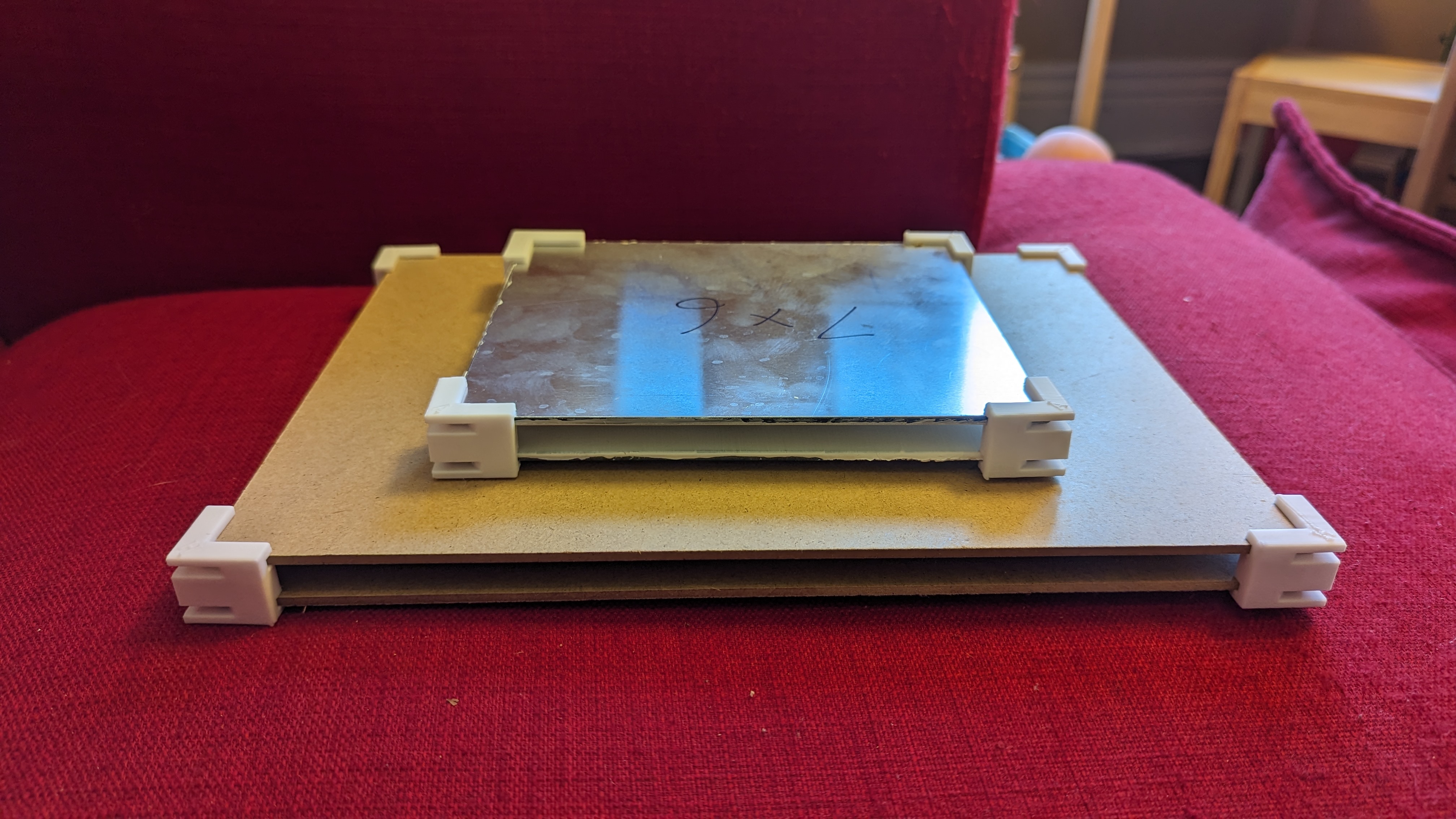 Wet art panel carrier corner, plein air painting spacer for 3mm hardboard, masonite, alumboard