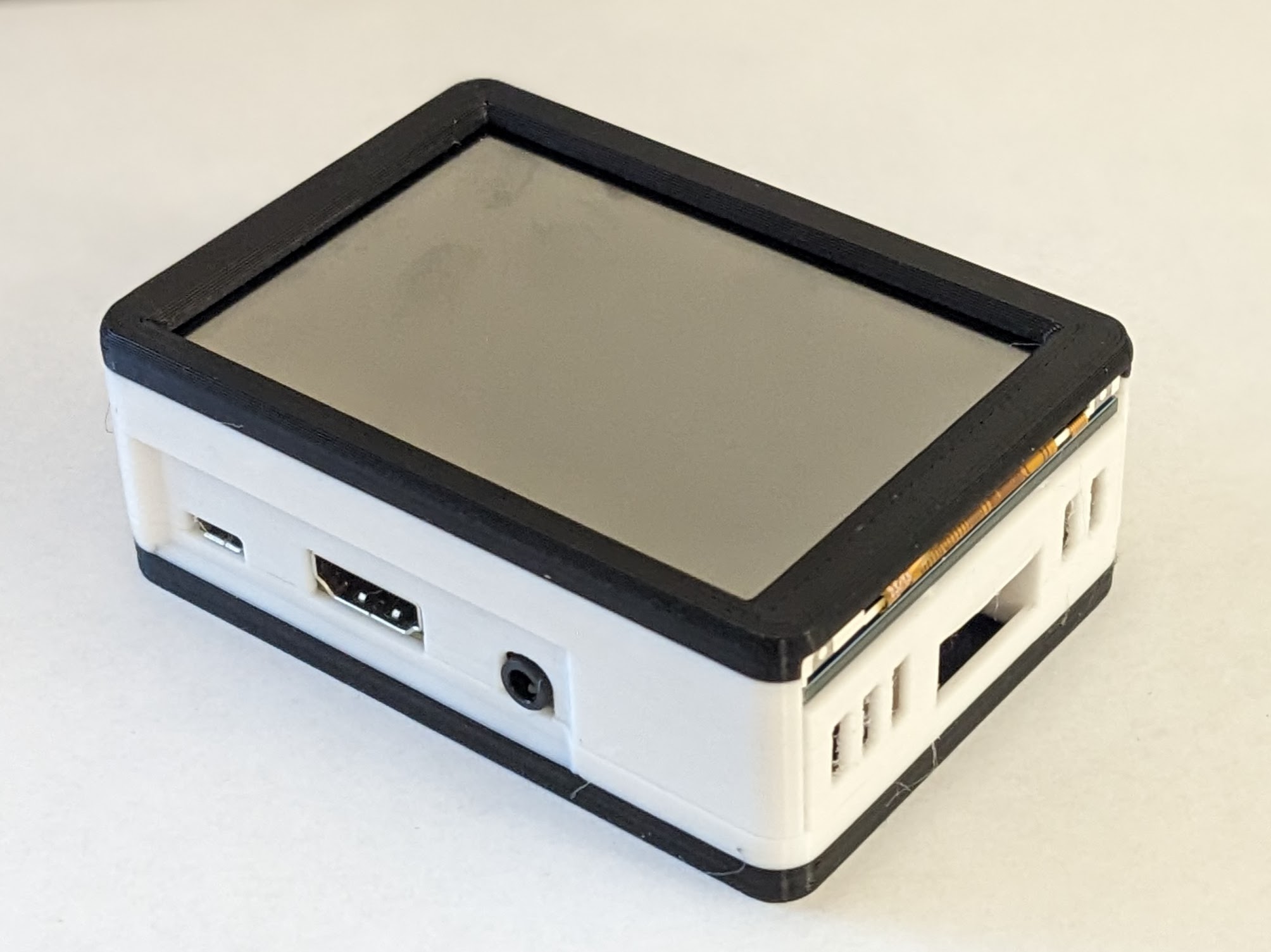 raspberry-pi-3a-with-3-5-inch-tft-display-case-by-kutluhan-incekara