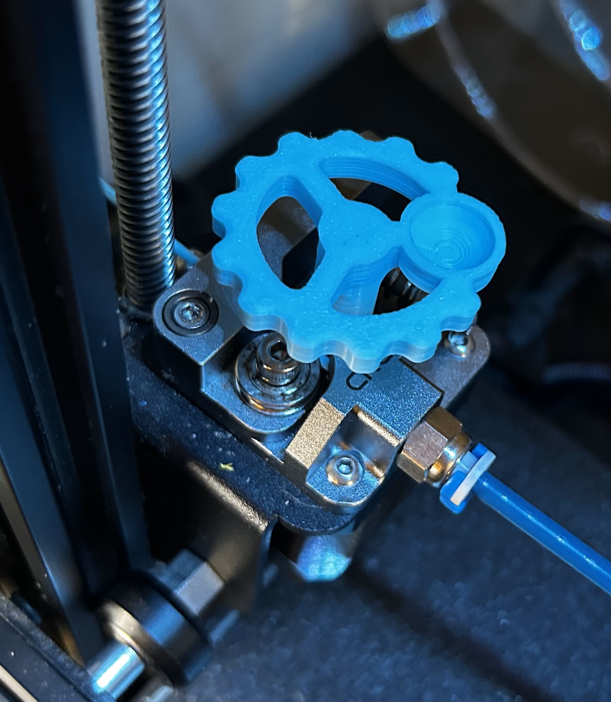 Extruder Thumb Wheel with Finger Cup