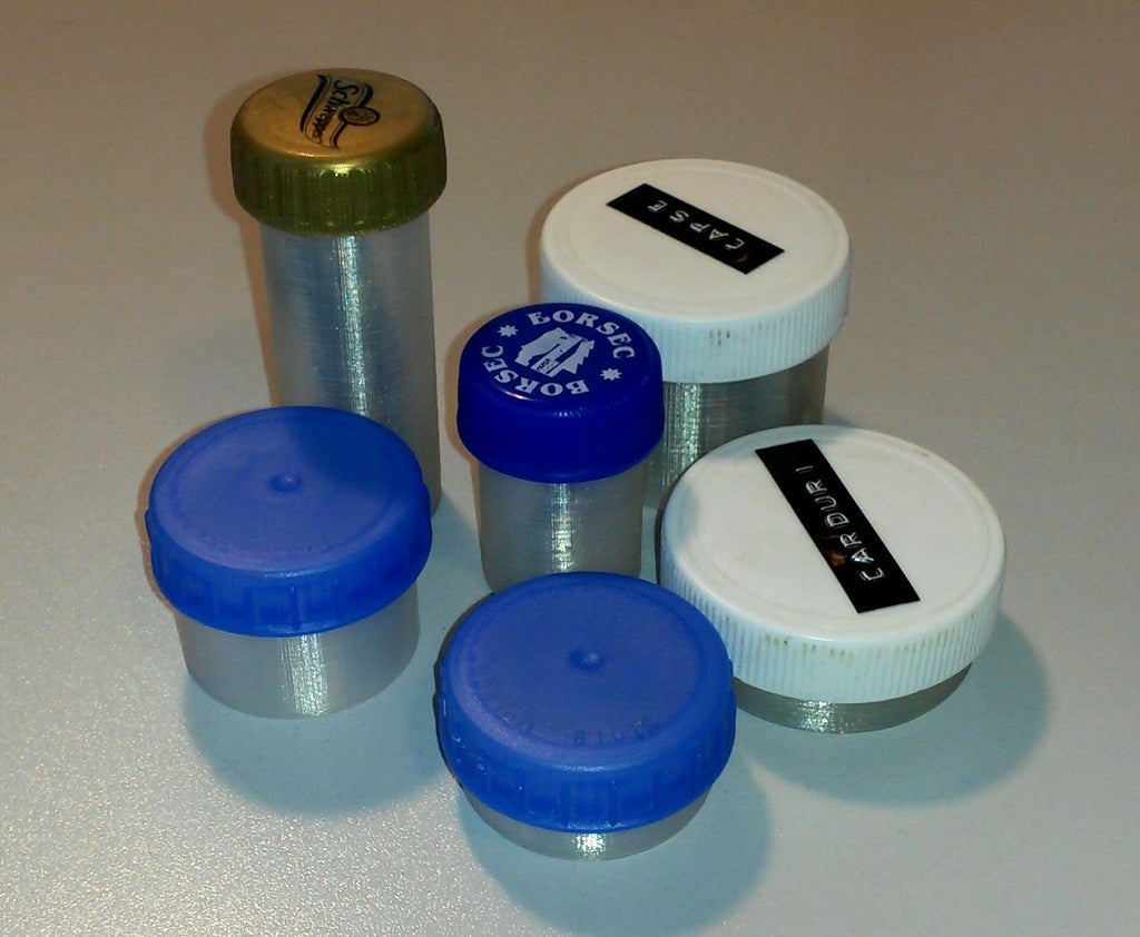 Miniatura 2 do modelo 3D Bottle cap container