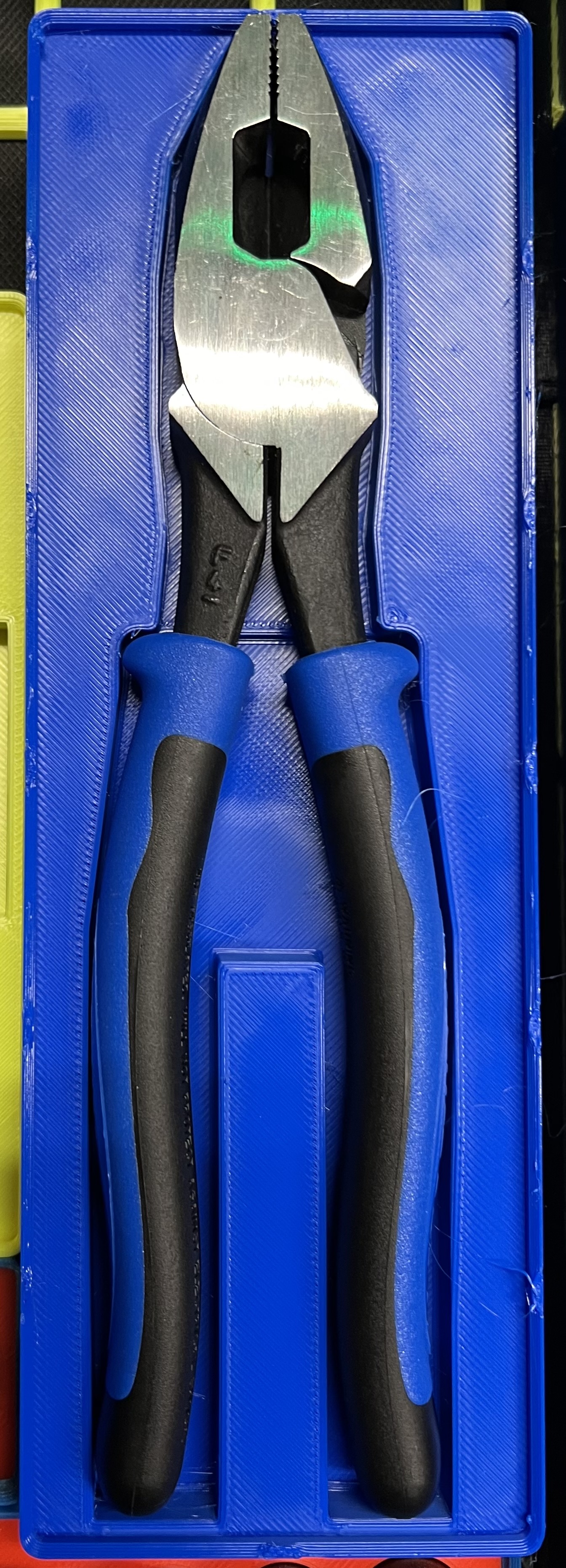 Gridifinity Holder for Klein Tools J2000-9NE Side Cutter Linemans Pliers
