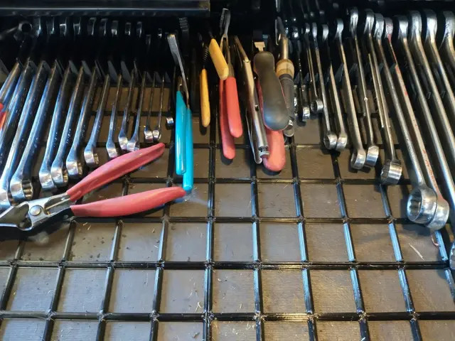Miniatura 2 do modelo 3D Gridfinity Pliers Holder