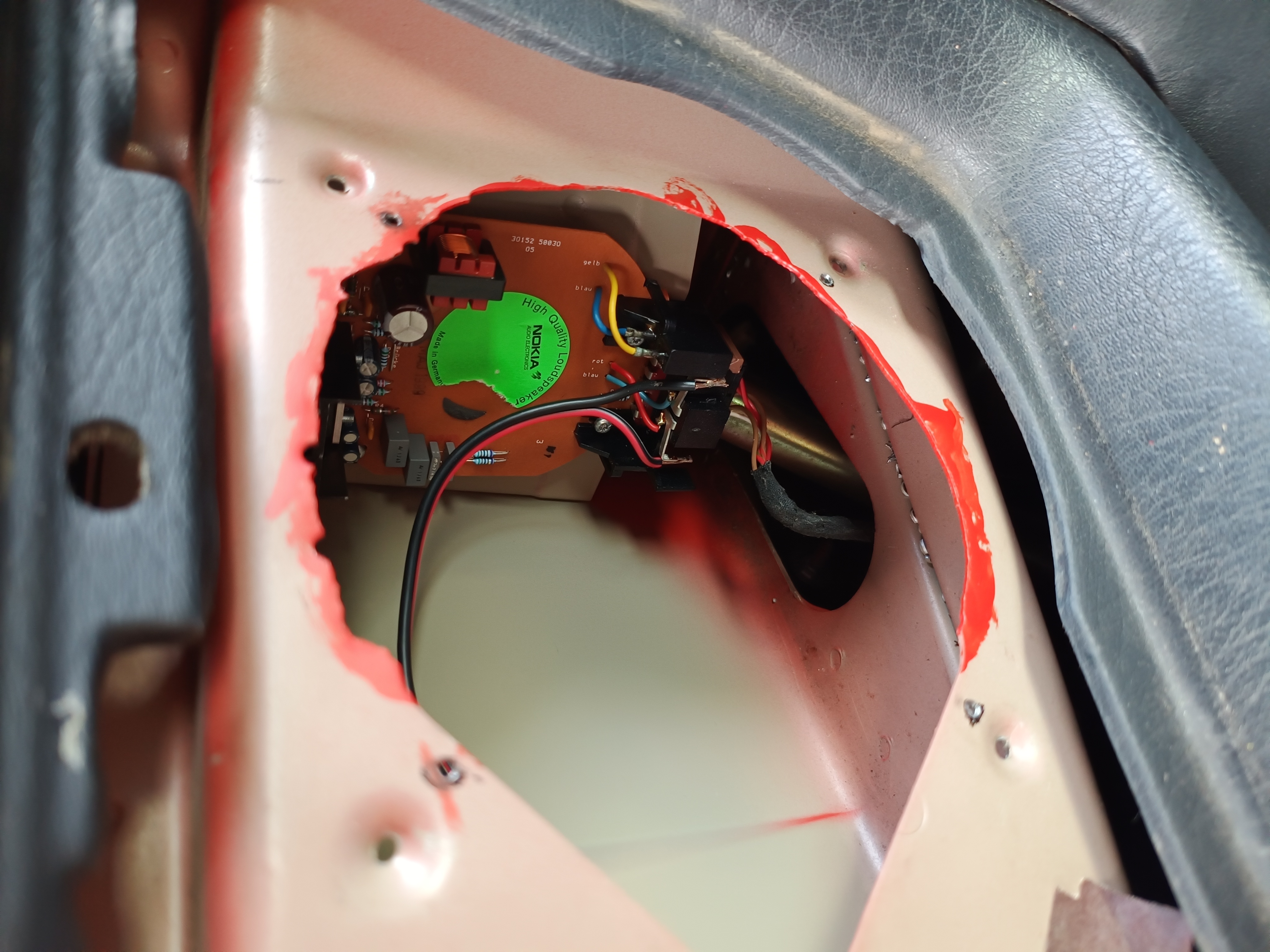 Audi Cabriolet T89 Rear Speaker Amp Mounting plate
