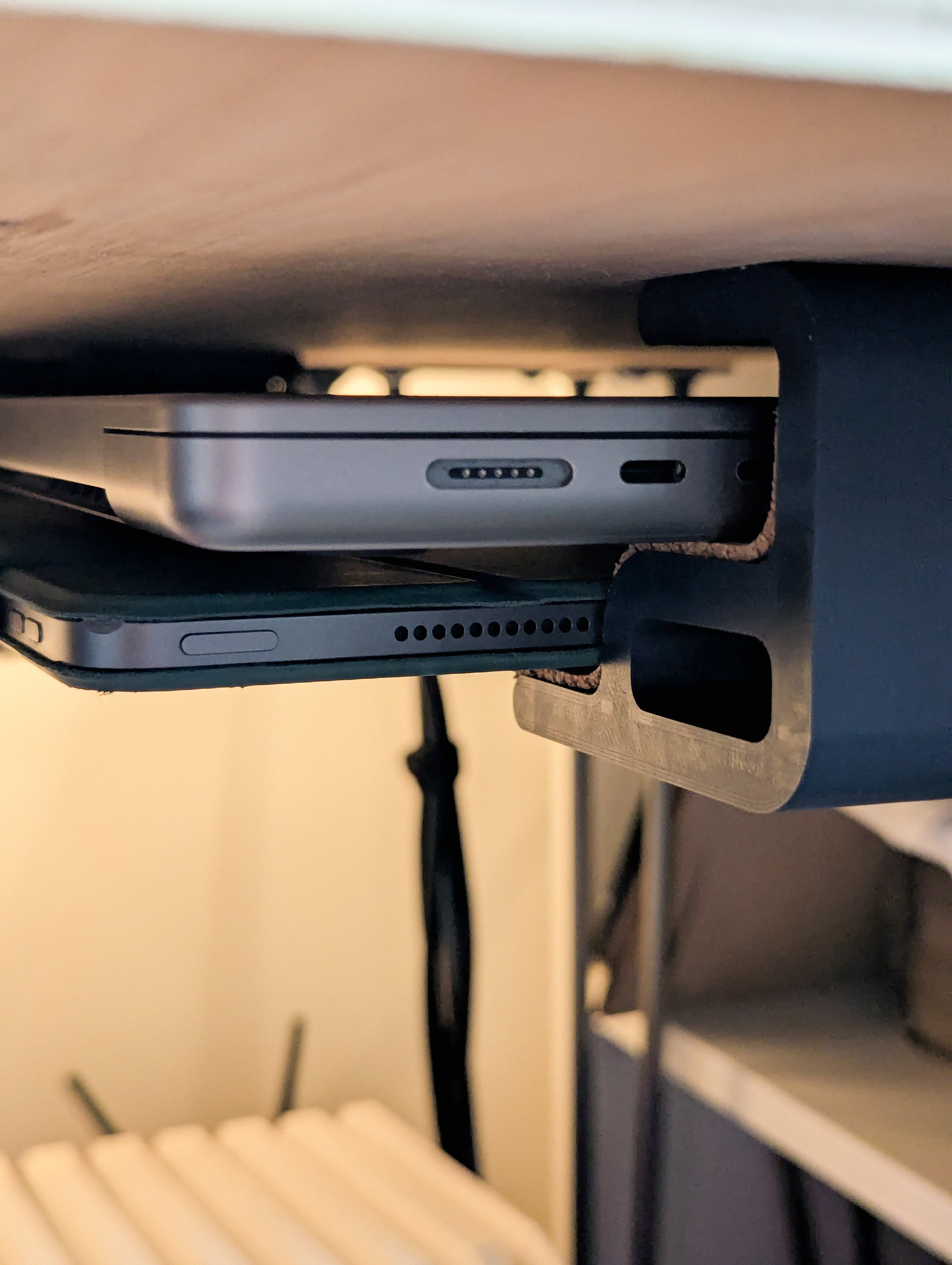 Dual Laptop Desk Mount - M1 Macbook Pro 16 Inch and iPad Pro 12.9 Inch