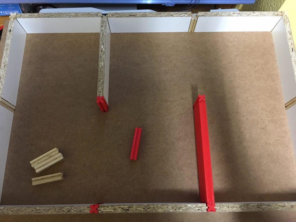 3D printable Micromouse labyrinth Walls & Connectors. by JBabio