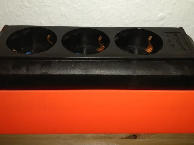 Steckdosenhalter Brennenstuhl 3 fach Steckdose