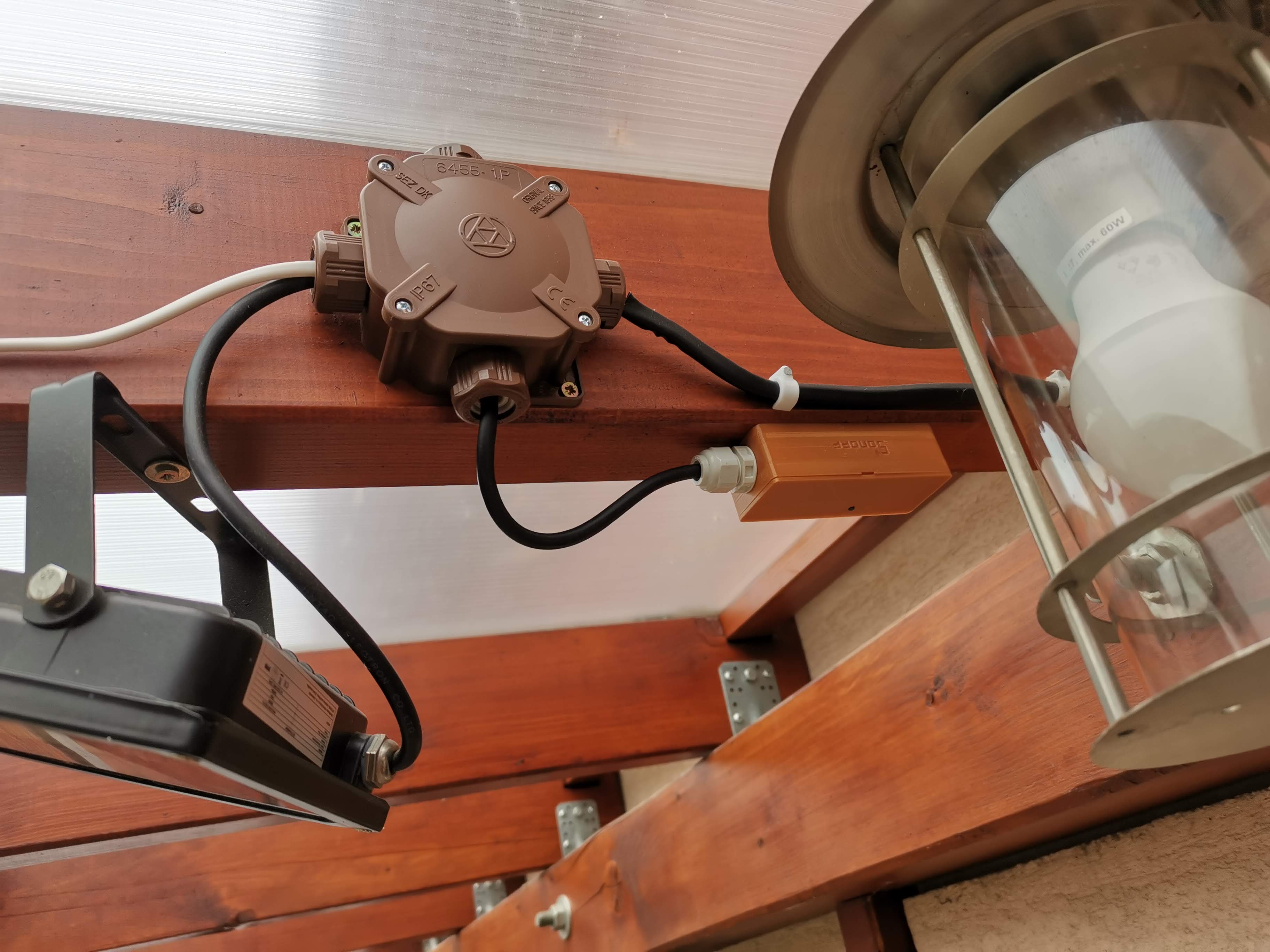 Miniatura 6 do modelo 3D Sonoff Basic Box with cable gland
