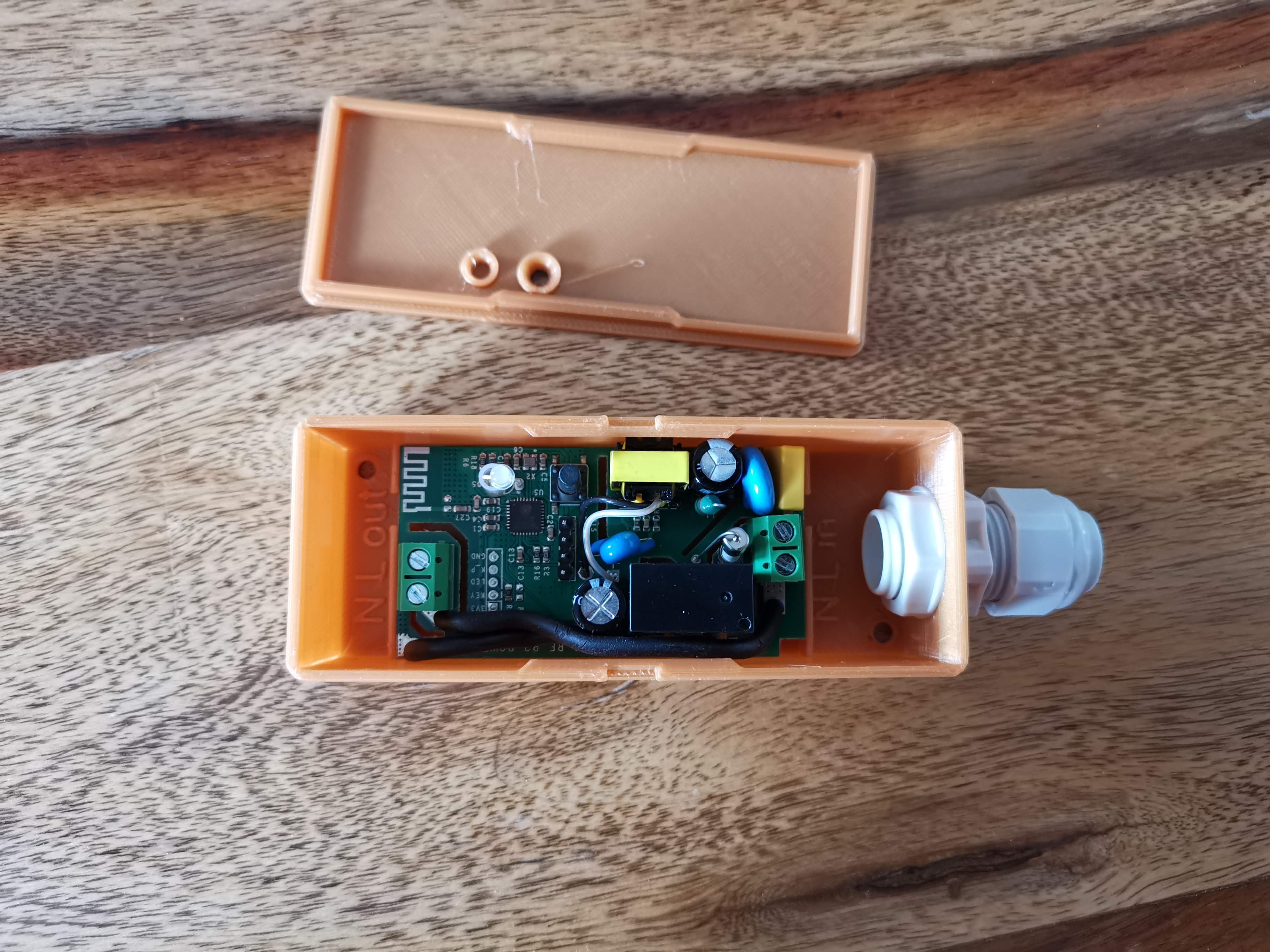 Miniatura 4 do modelo 3D Sonoff Basic Box with cable gland