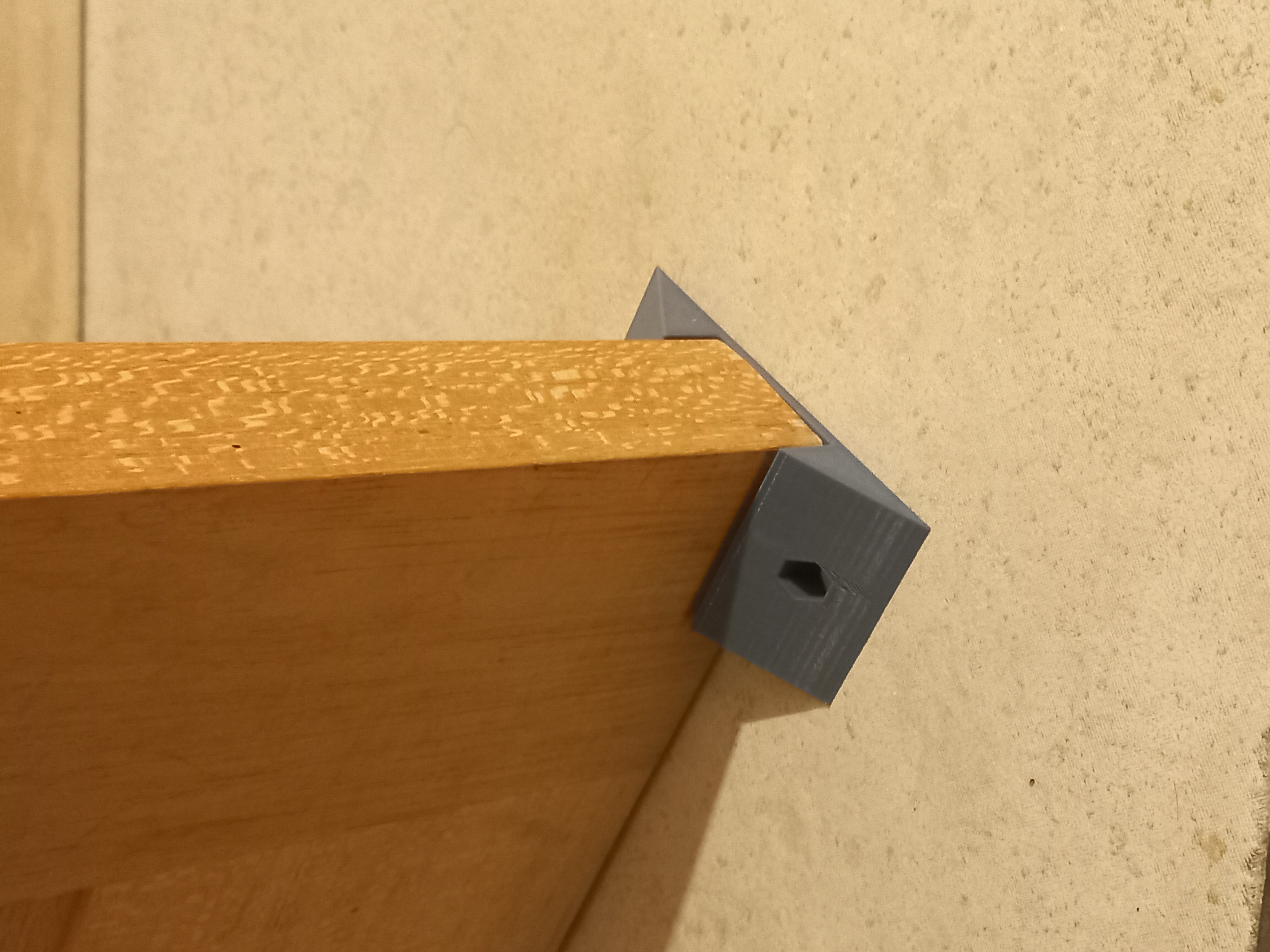 Slide-on-door doorstop (parametric) 3D model