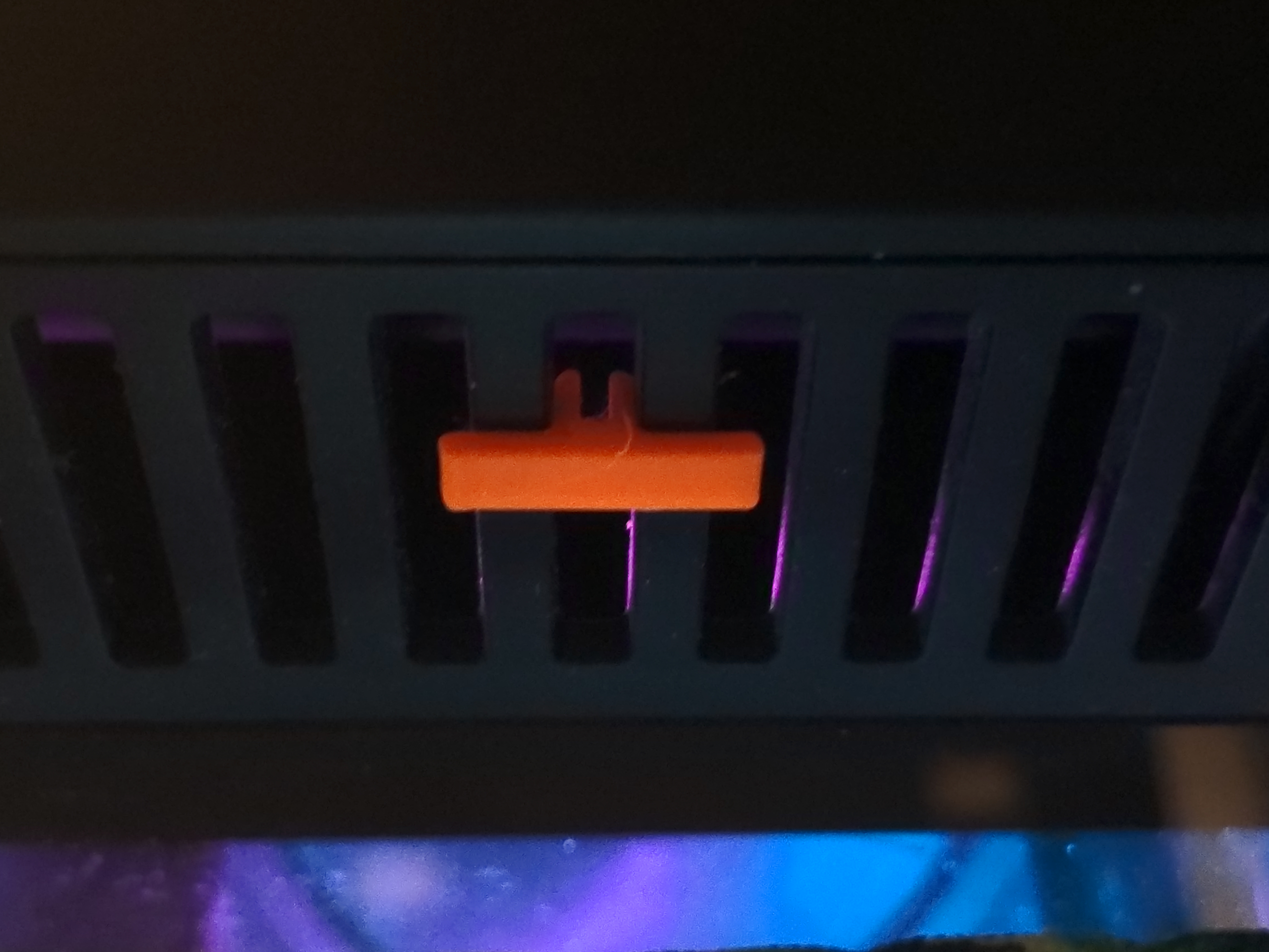 Corsair 110R/110Q Front Vent Clip