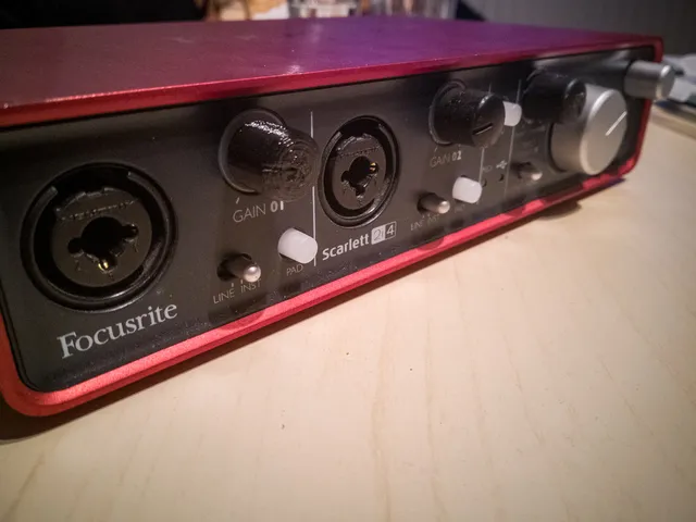Focusrite Scarlett 2i4 Gain Knob