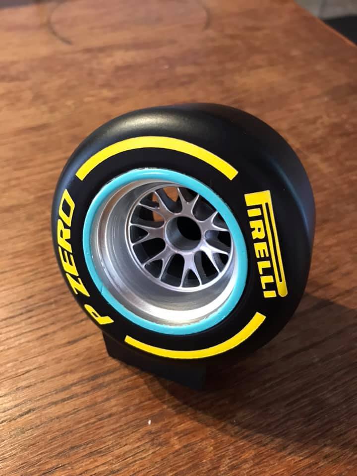 Pneu et jante F1