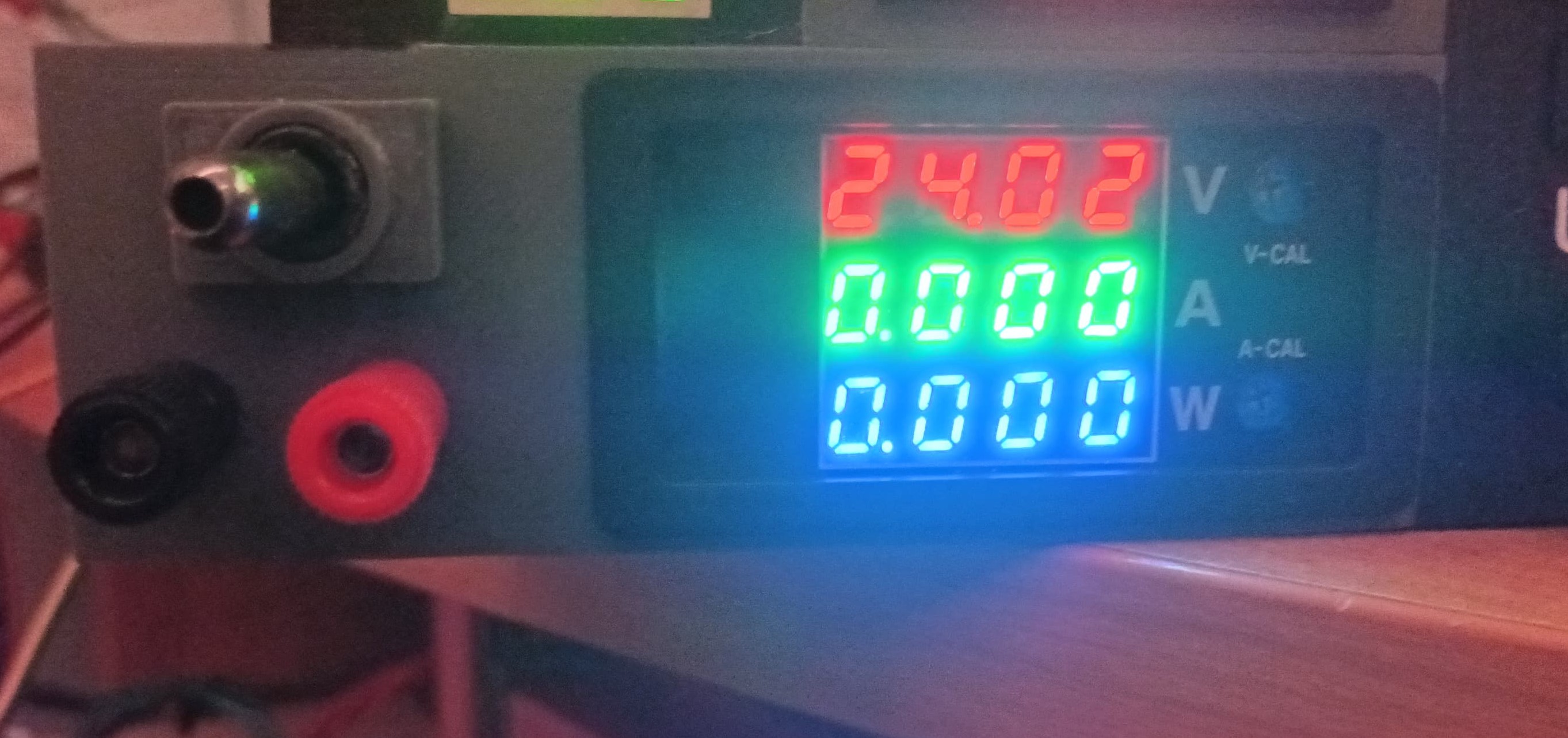 Volt Ammeter Watt + Banana plug + Switch Case by Zonalimitatore