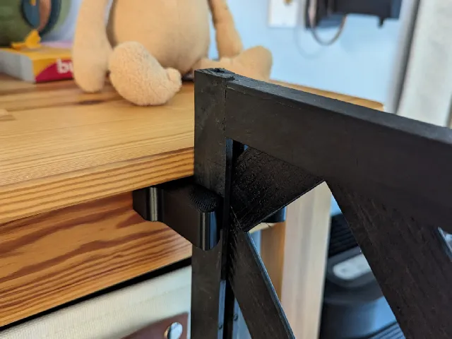 Sliding Gate Catch (Command Strip)