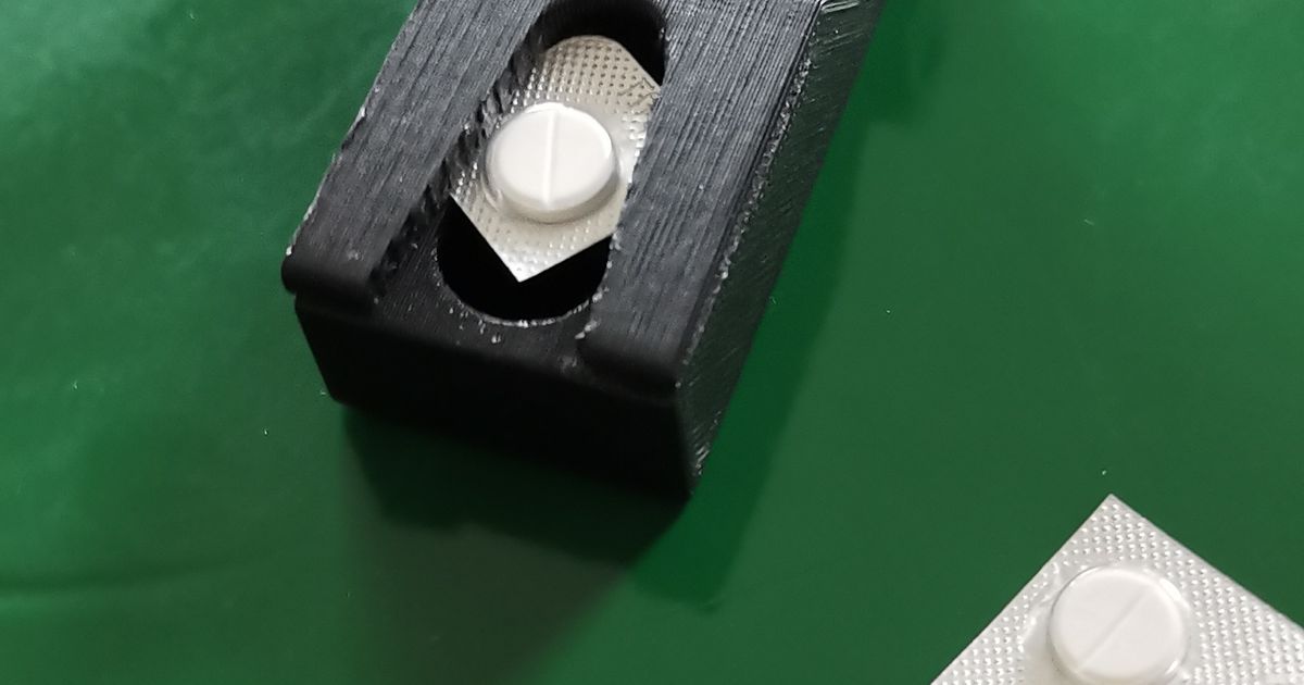 Pill Pusher with holding lid by Martin E Download free STL model