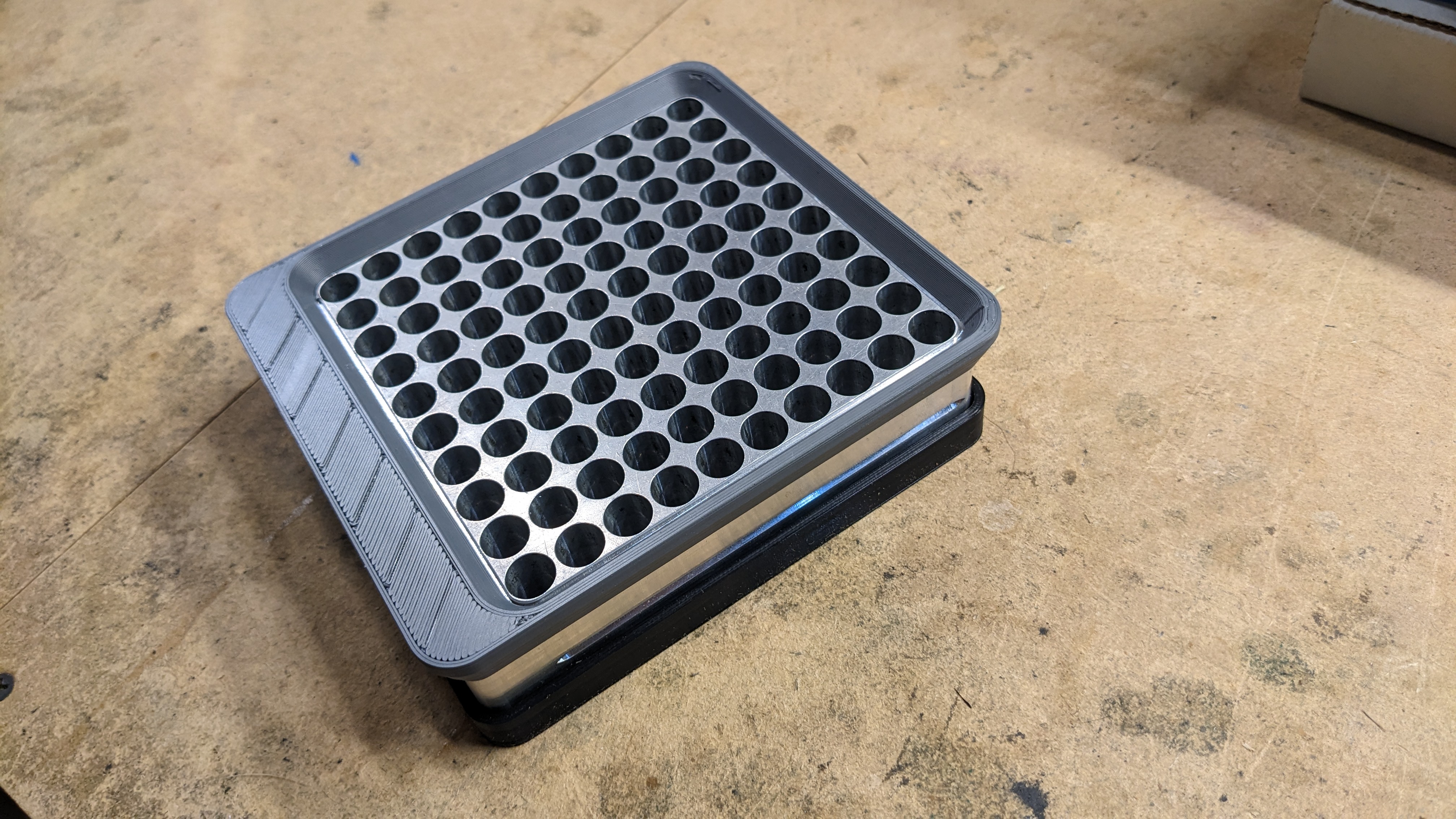 Hundo Case Gauge - Riser/Flip Tray and Funnel