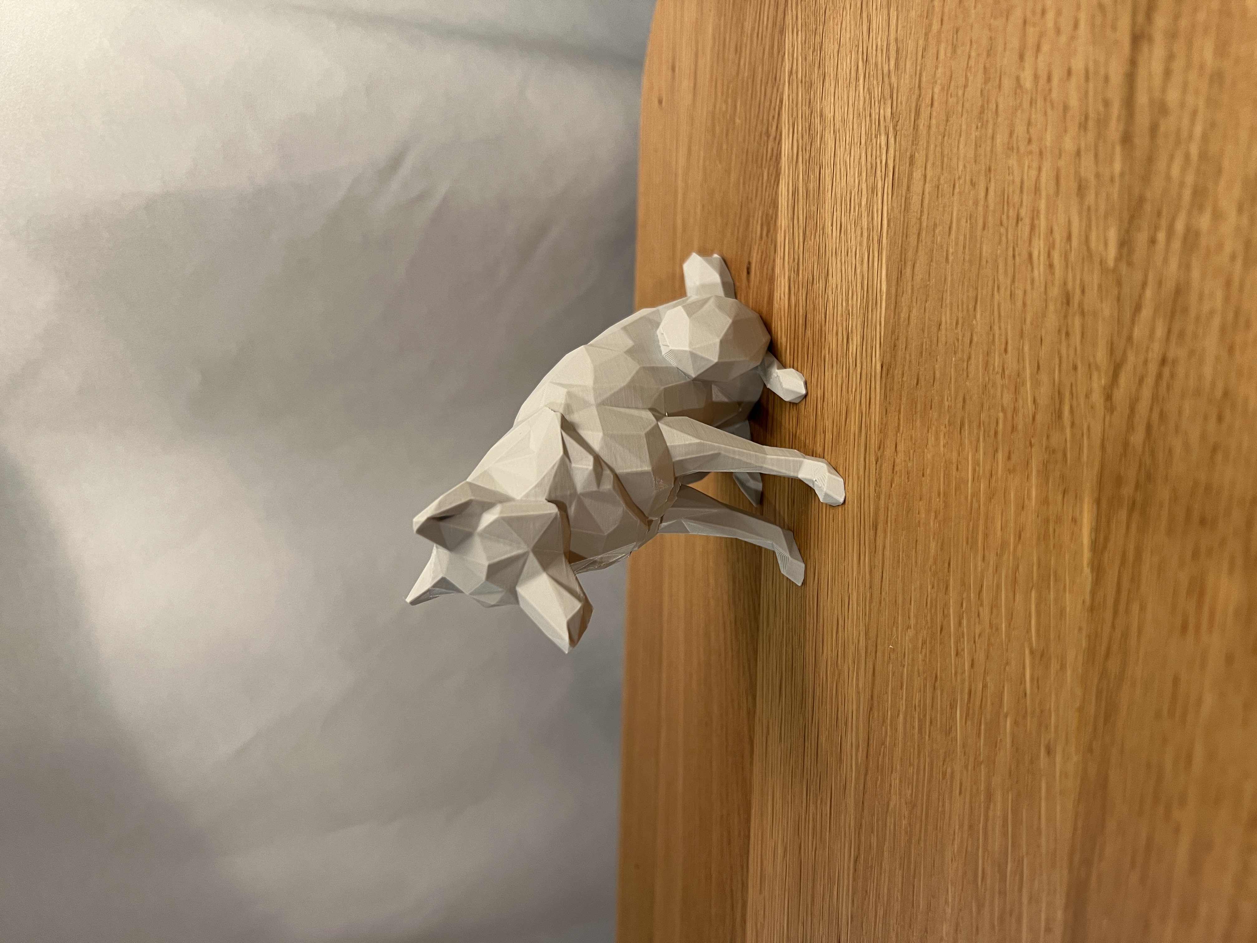 Miniatura 5 do modelo 3D Low Poly Wolf Statue