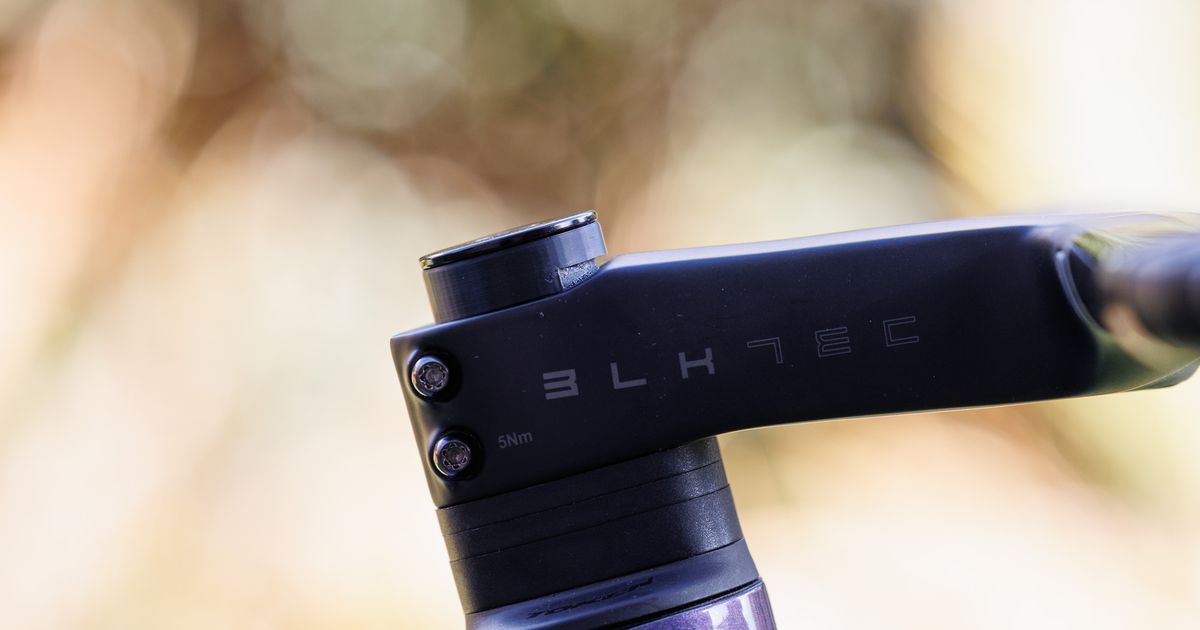 BlkTec R8 onepiece handlebar abovestem 10 mm spacer by Dave Rome