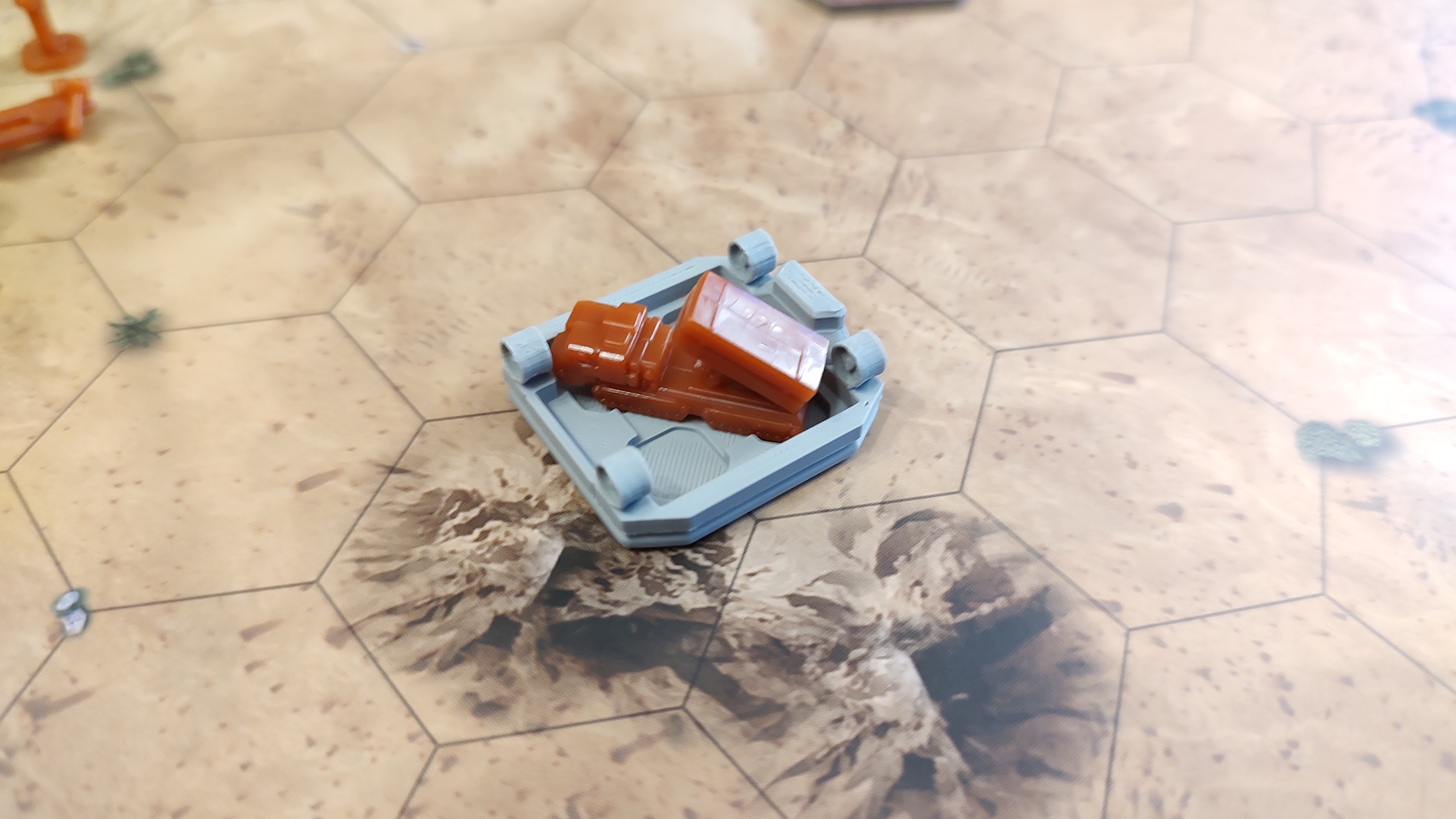 Dominate & Delegate Hovercraft — miniatura 7