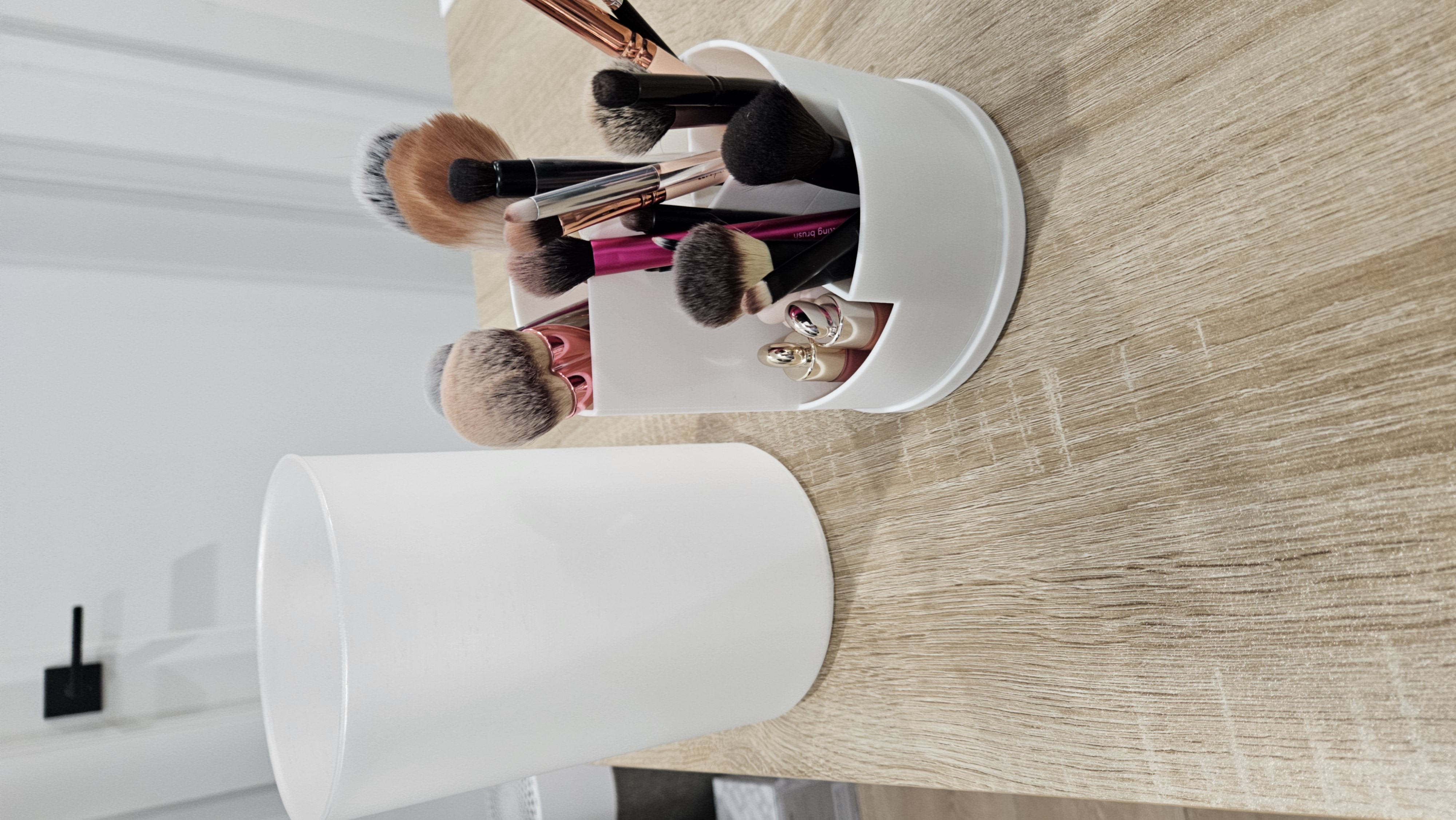Makeup Brush Holder with Lid