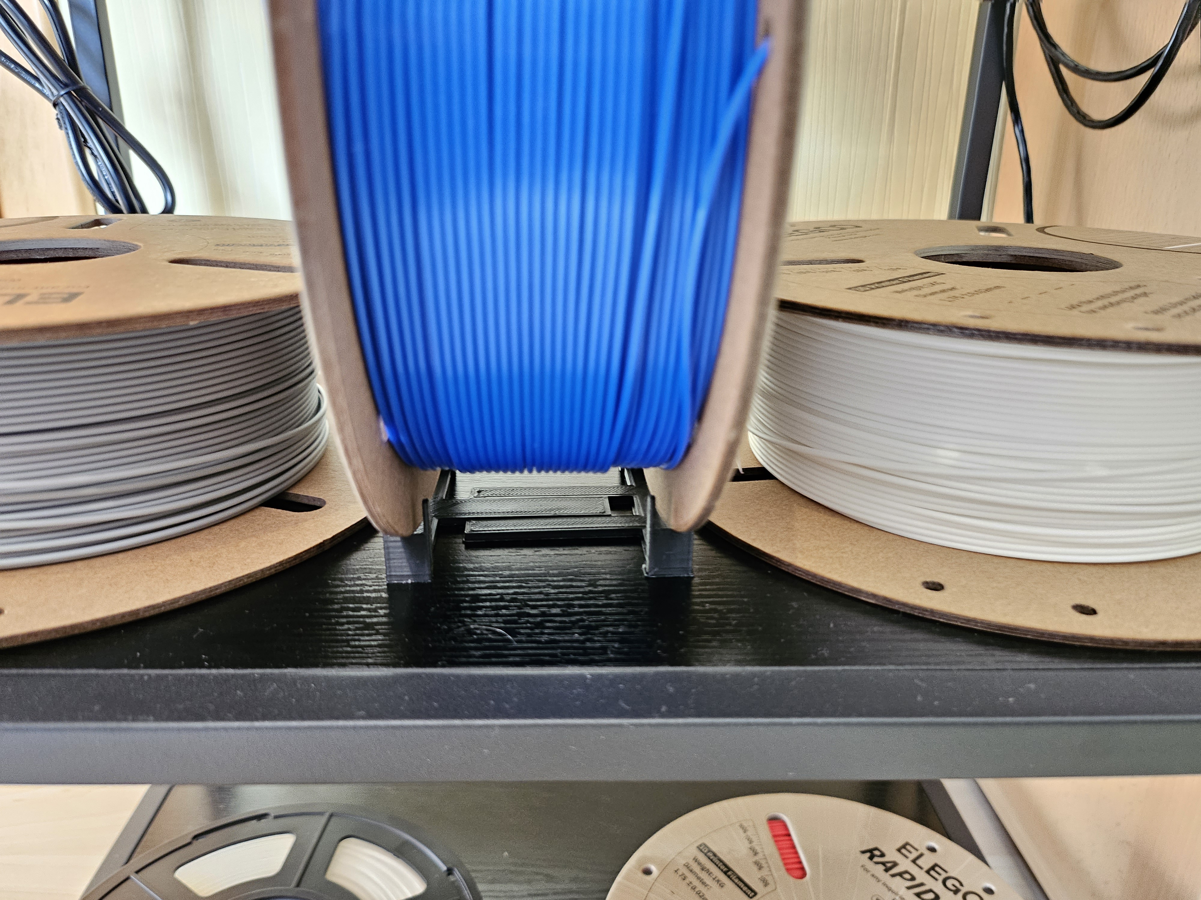 Miniatura 4 do modelo 3D Compact Spool Holder for Storage
