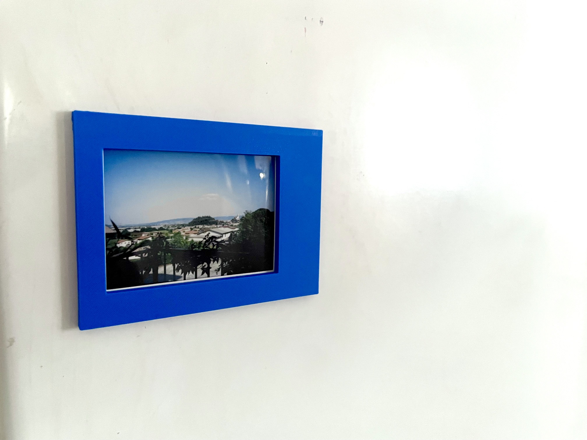 SnapFrame – Magnetic Instax Mini Fridge Frame