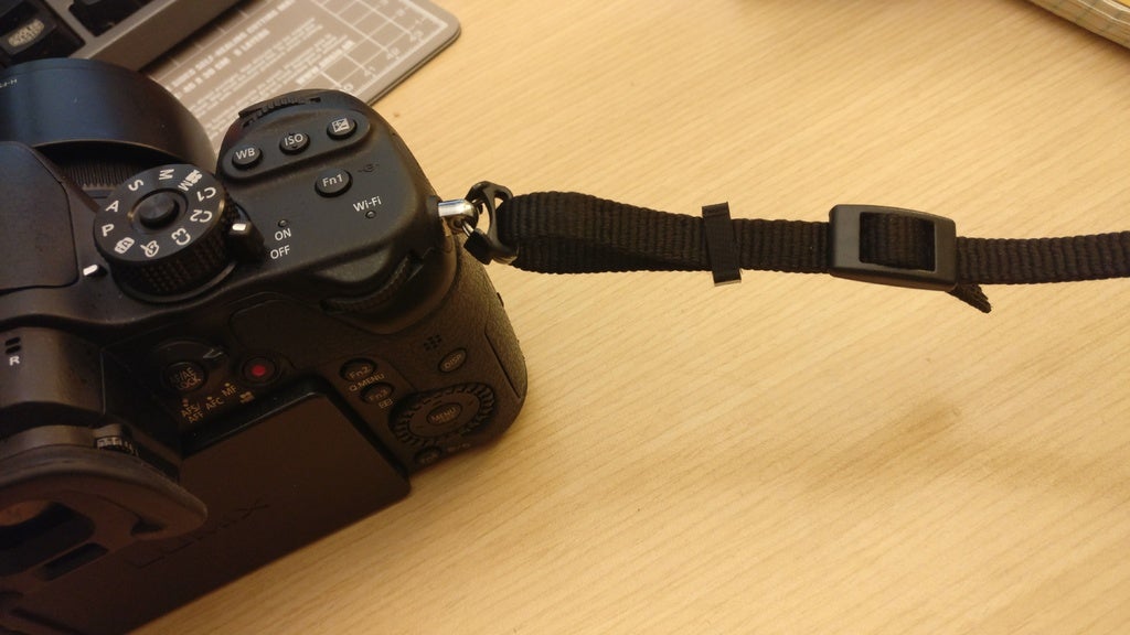 Panasonic GH4 shoulder strap clip