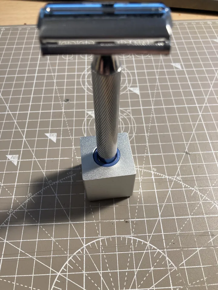 Henry's razor base to safety razor base adapter by avolkov | Download ...