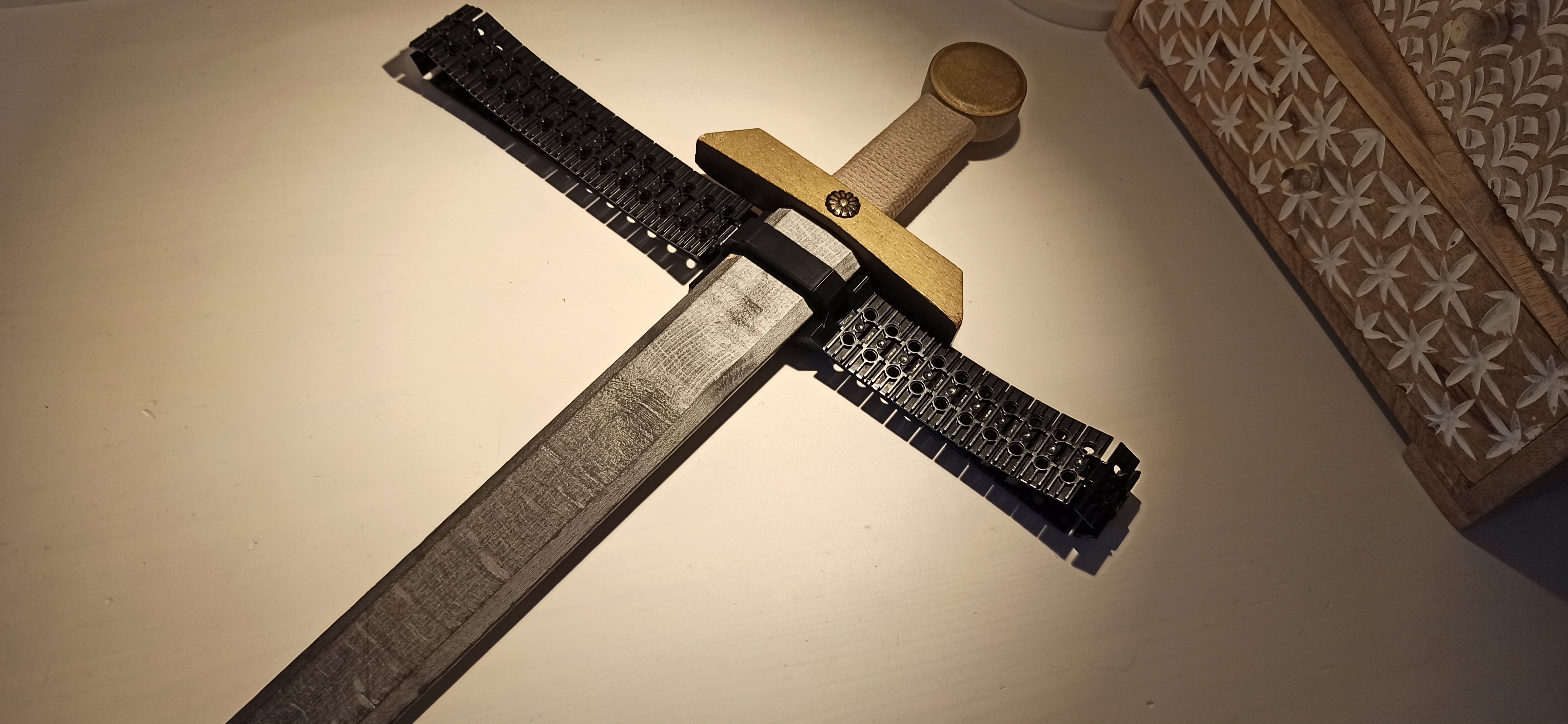 Sword-bracket-to-LEGO-TECHNIC-brick-track-belt-adapter