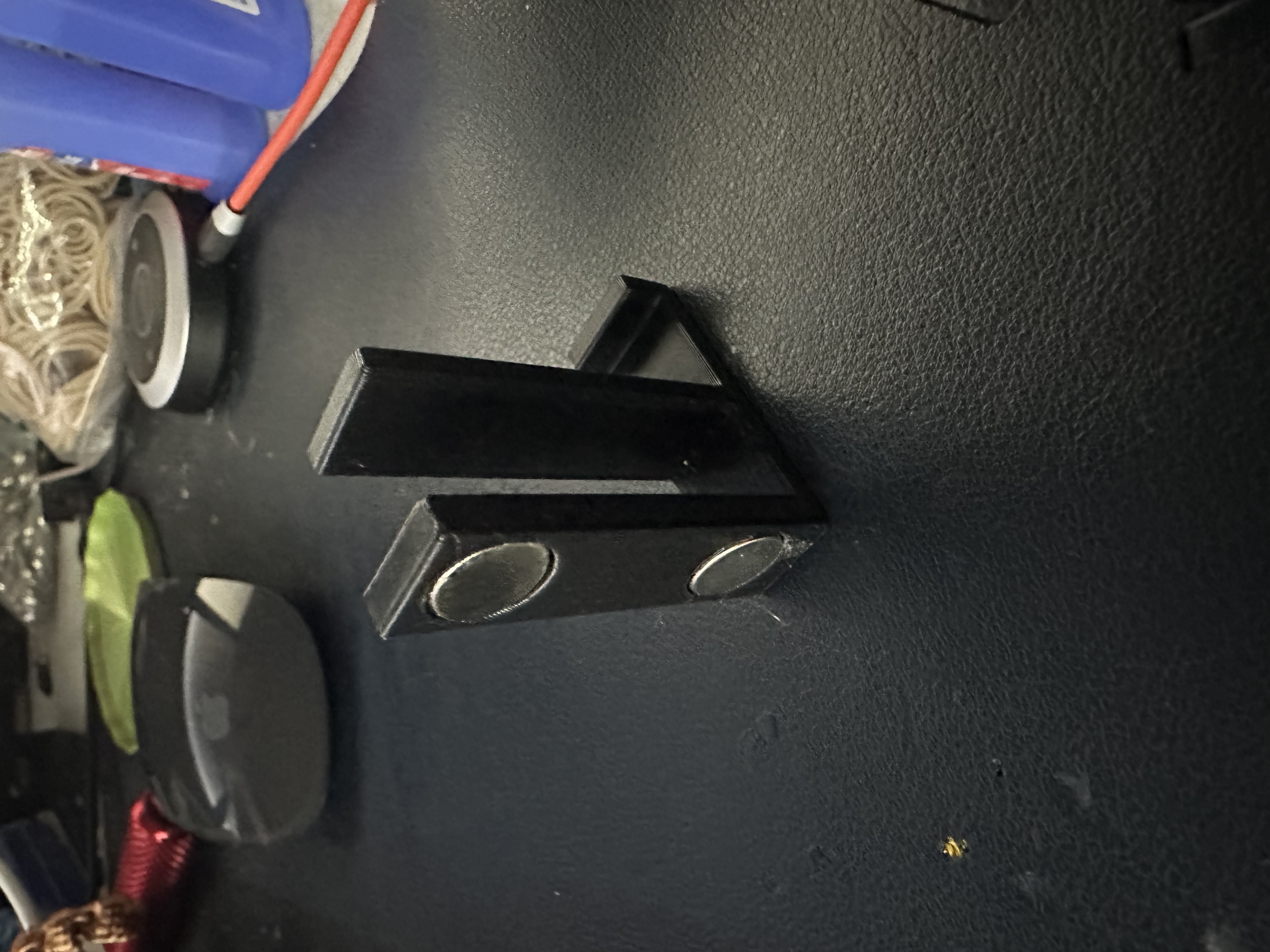 Easy Holder for your Glasses (remix w/ magnets)