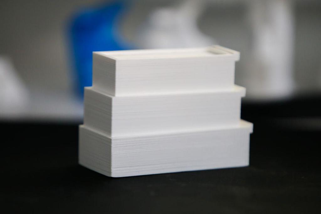 Miniatura 2 do modelo 3D Stackable container with lid