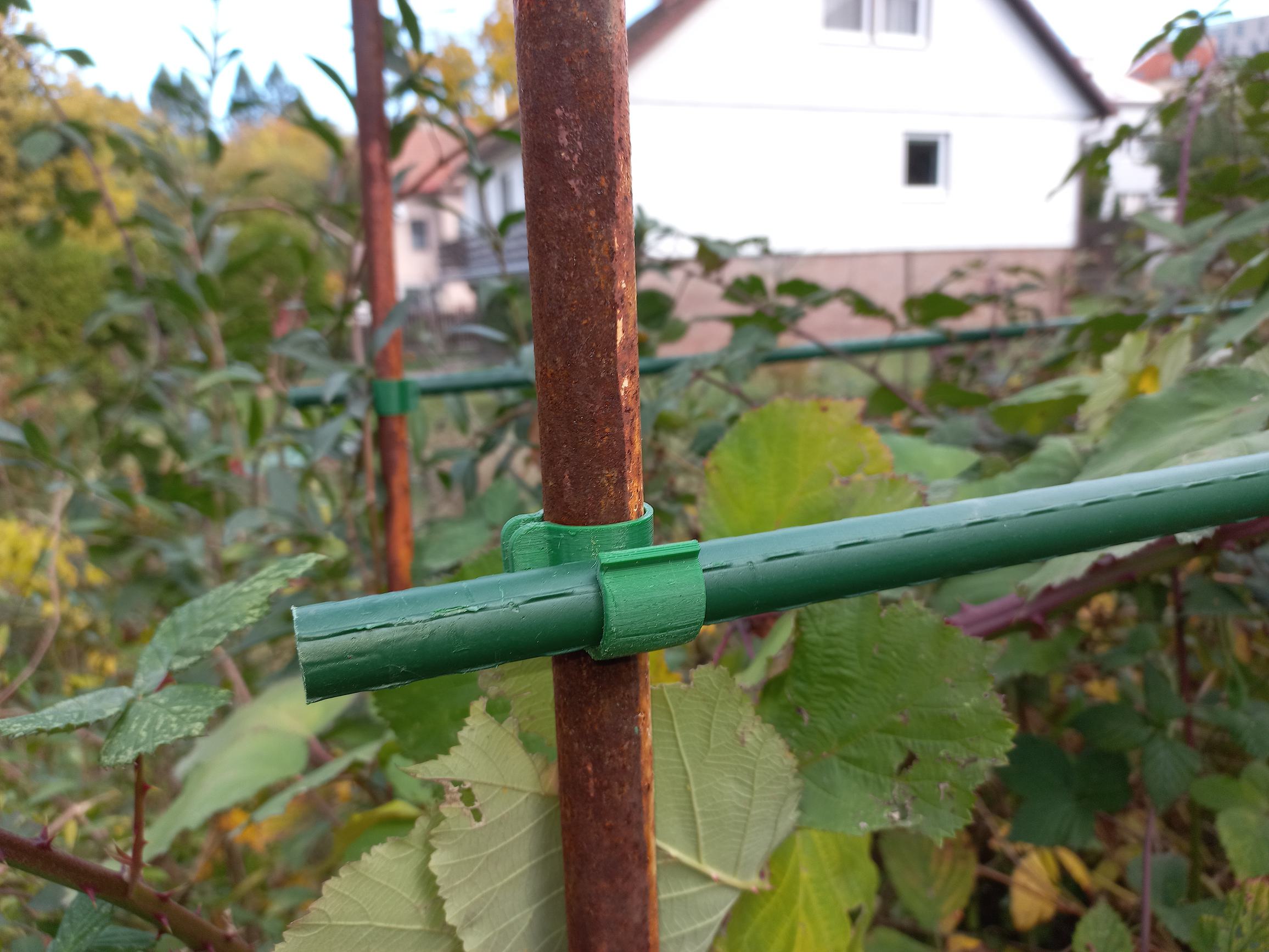 A trellis joint for climbing plants from NORTENE rods