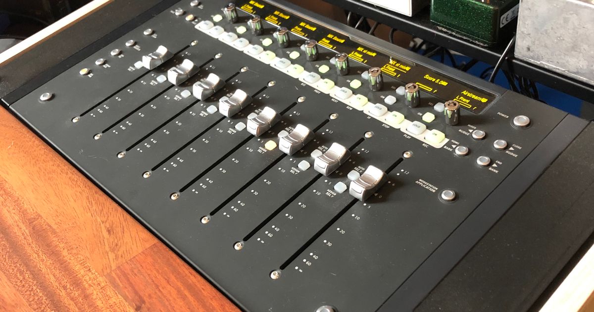Avid Artist Mix Rack adapter / side panel by Klar_Cola