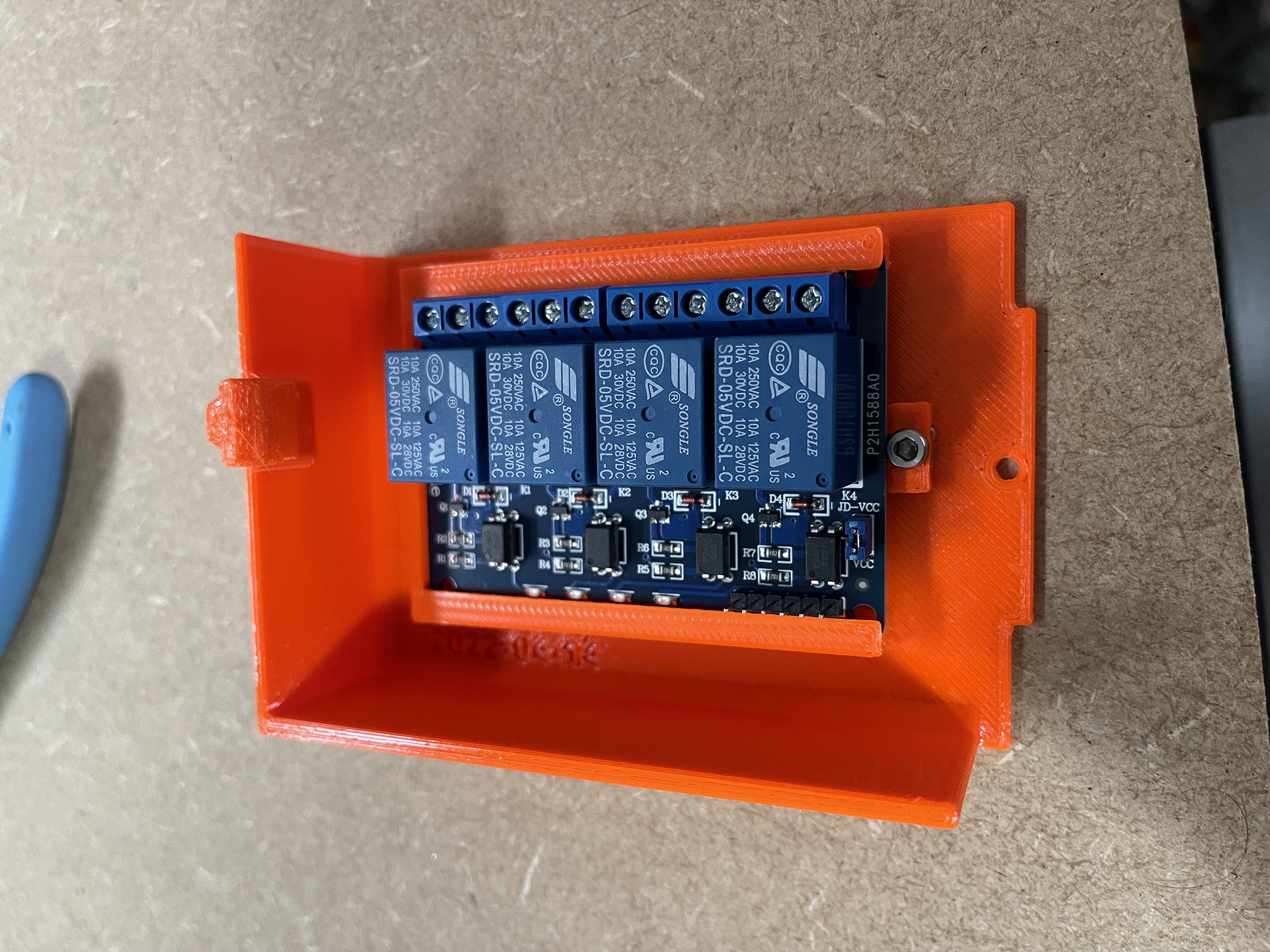 PrusaBox Enclosure 4 Way Relay Holder in Cover Lid (Updated for Wago base)