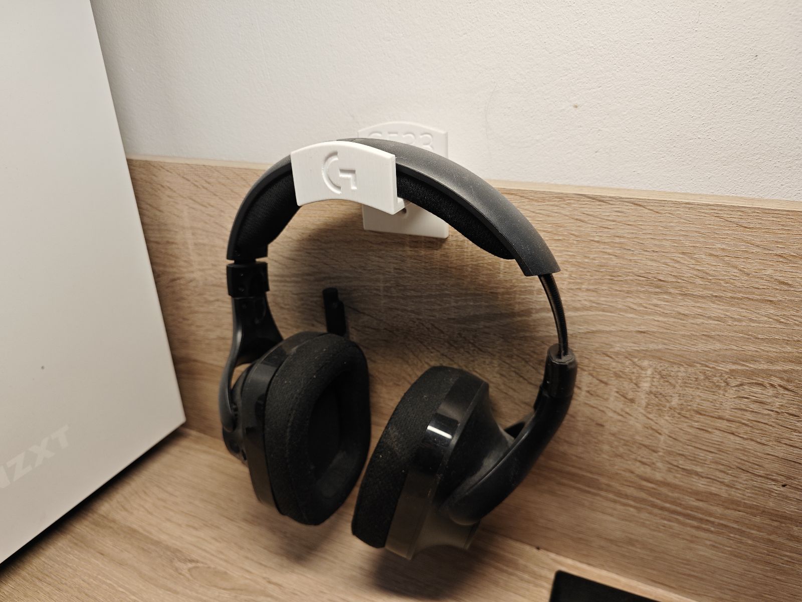 Headphone holder