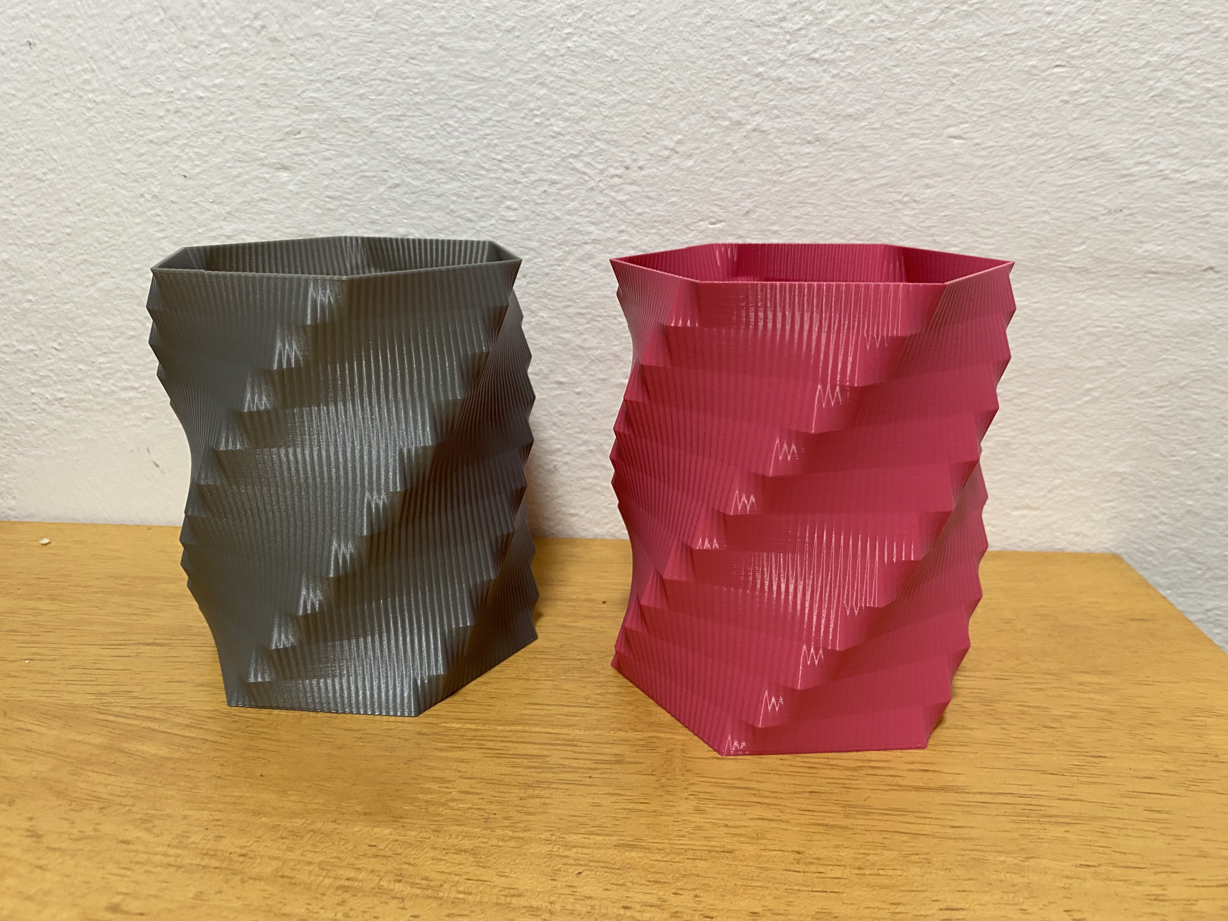 Miniatura 2 do modelo 3D Twisted rectangular pot