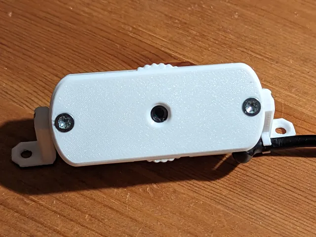 Trust Trino HD Webcam Case with Adjustable Focus (and multiple mounting options)