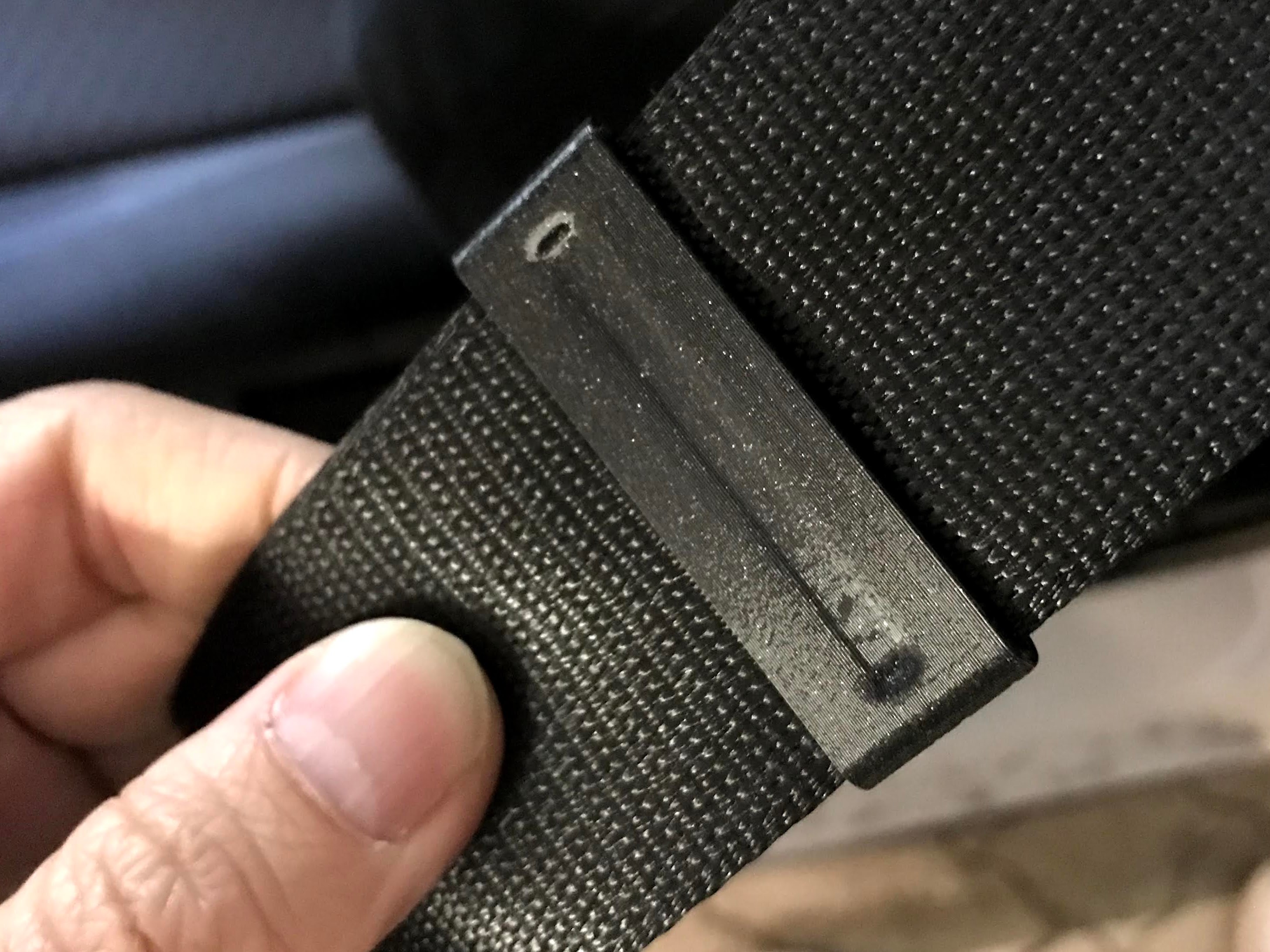 Simple seat belt clip