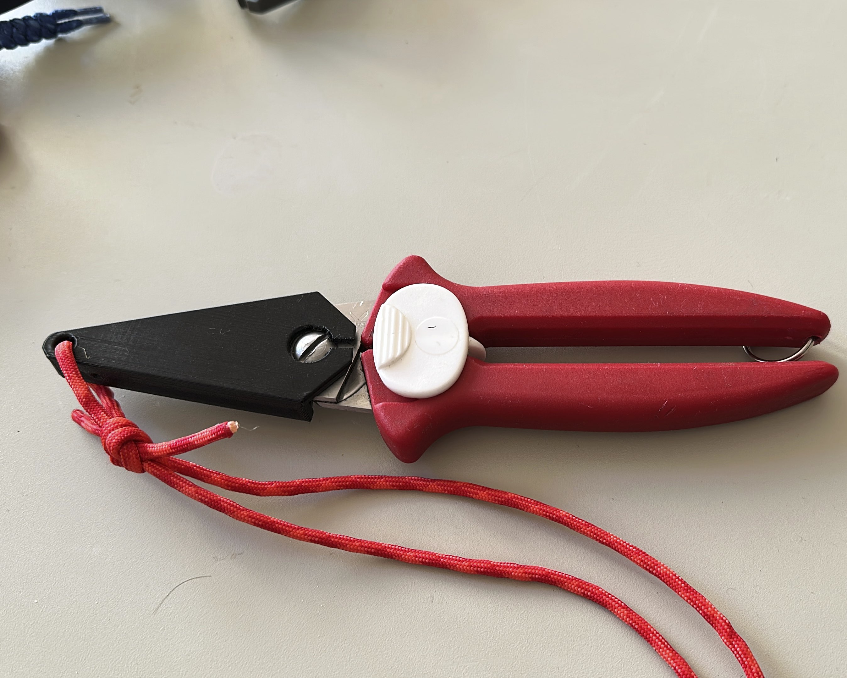 Sheath for Rescue Scissors by rescuetec