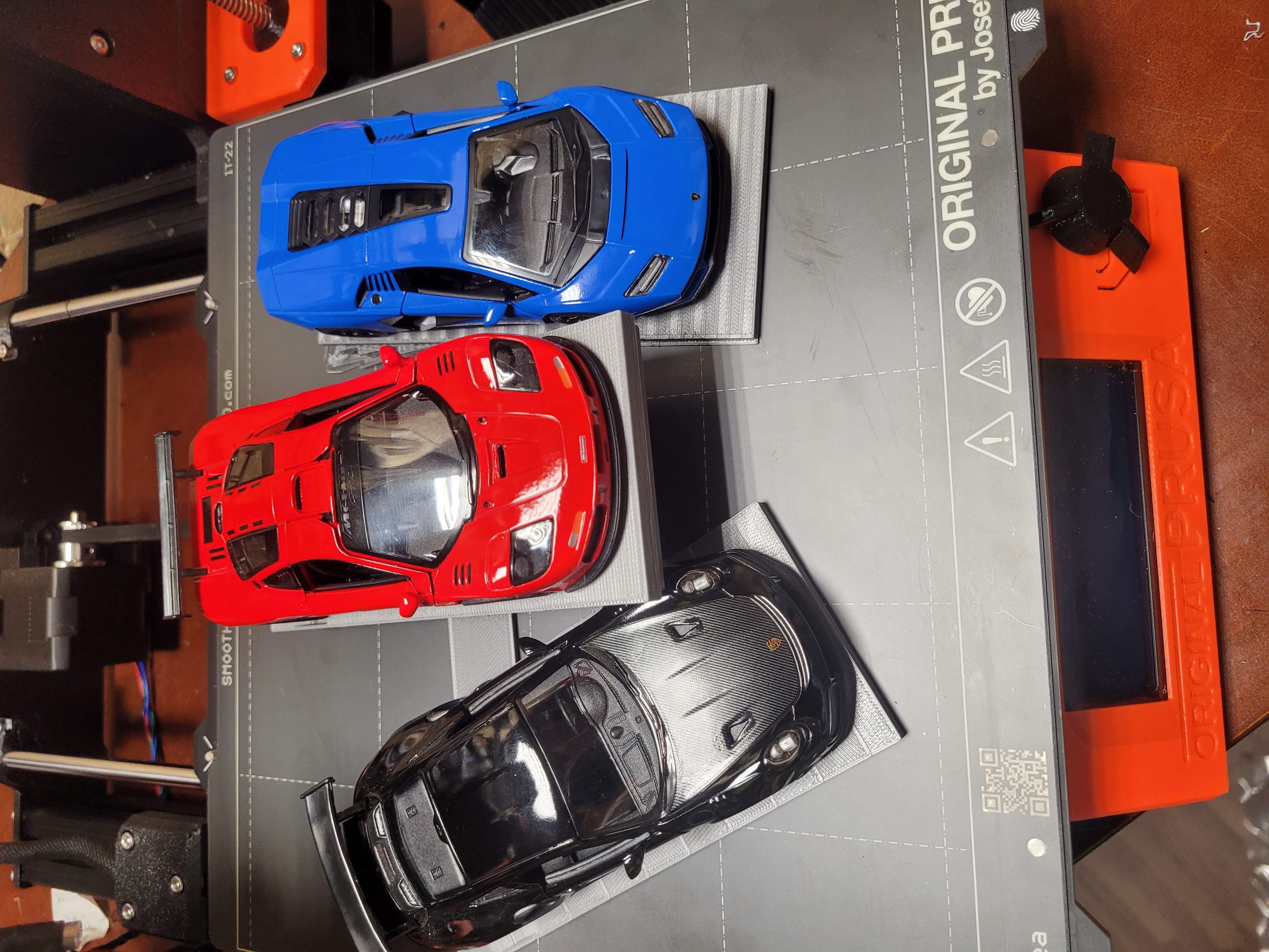 Angled Triple model car display