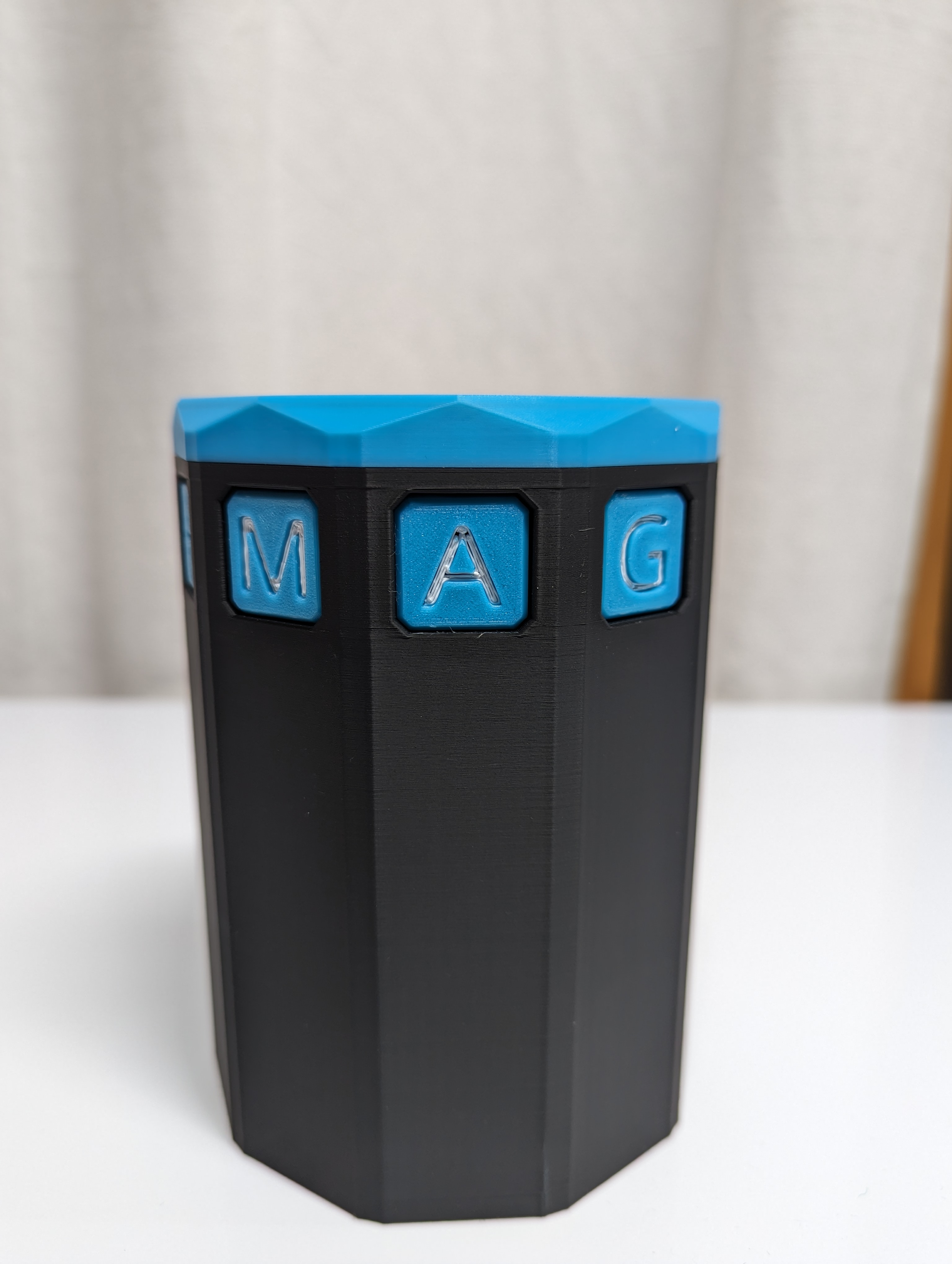 MTG Commander Deck Box v3 - Bolt Pegs