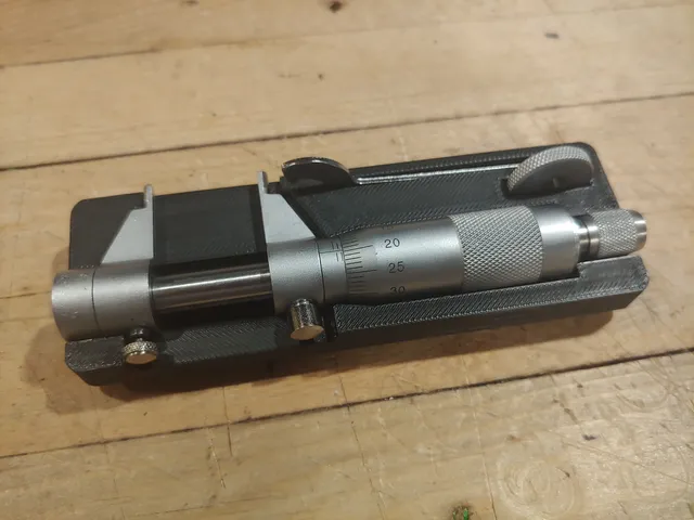 Gridfinity inside micrometer holder